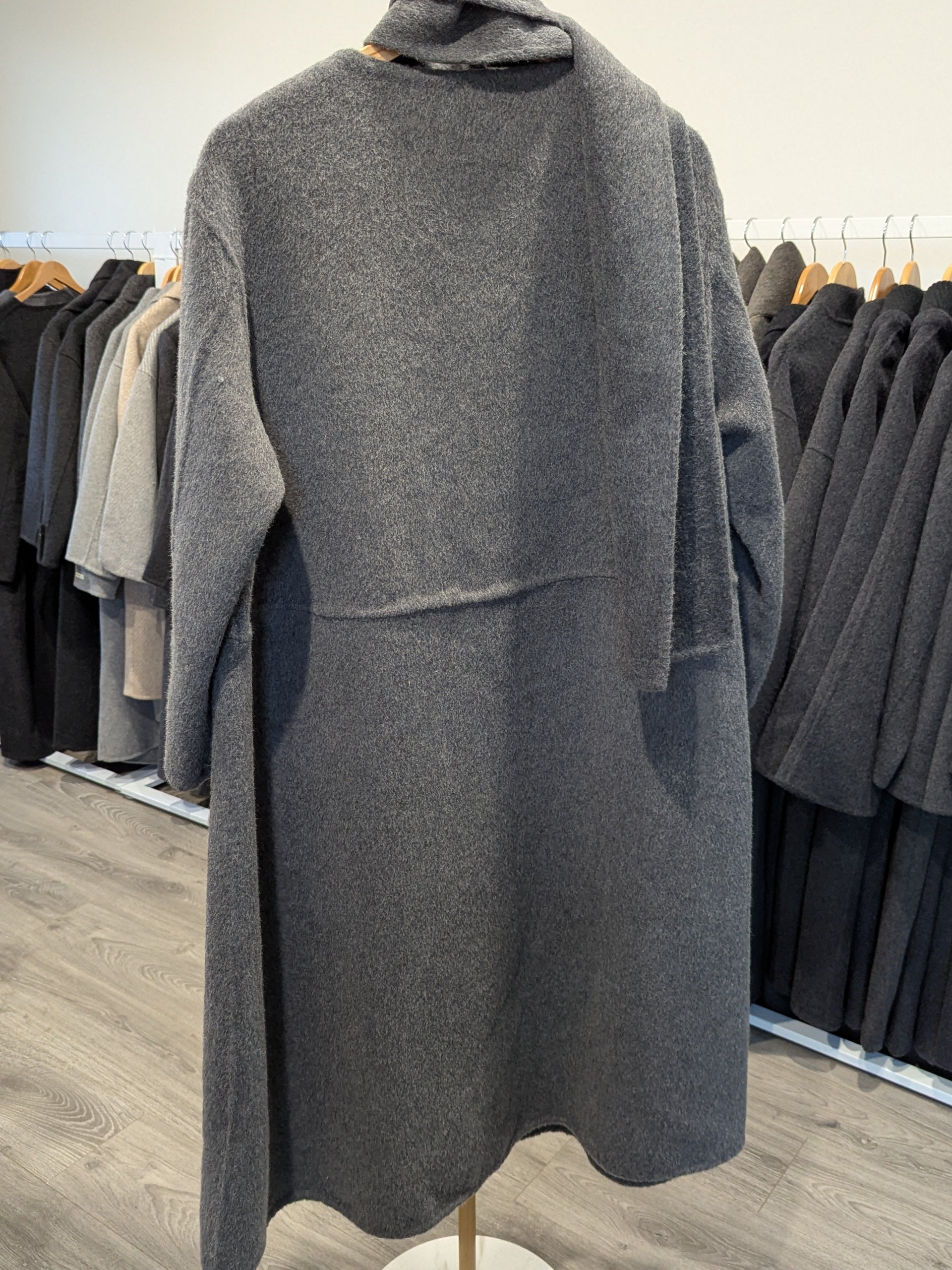 197 100% Wool Coat Grey Charcoal S M