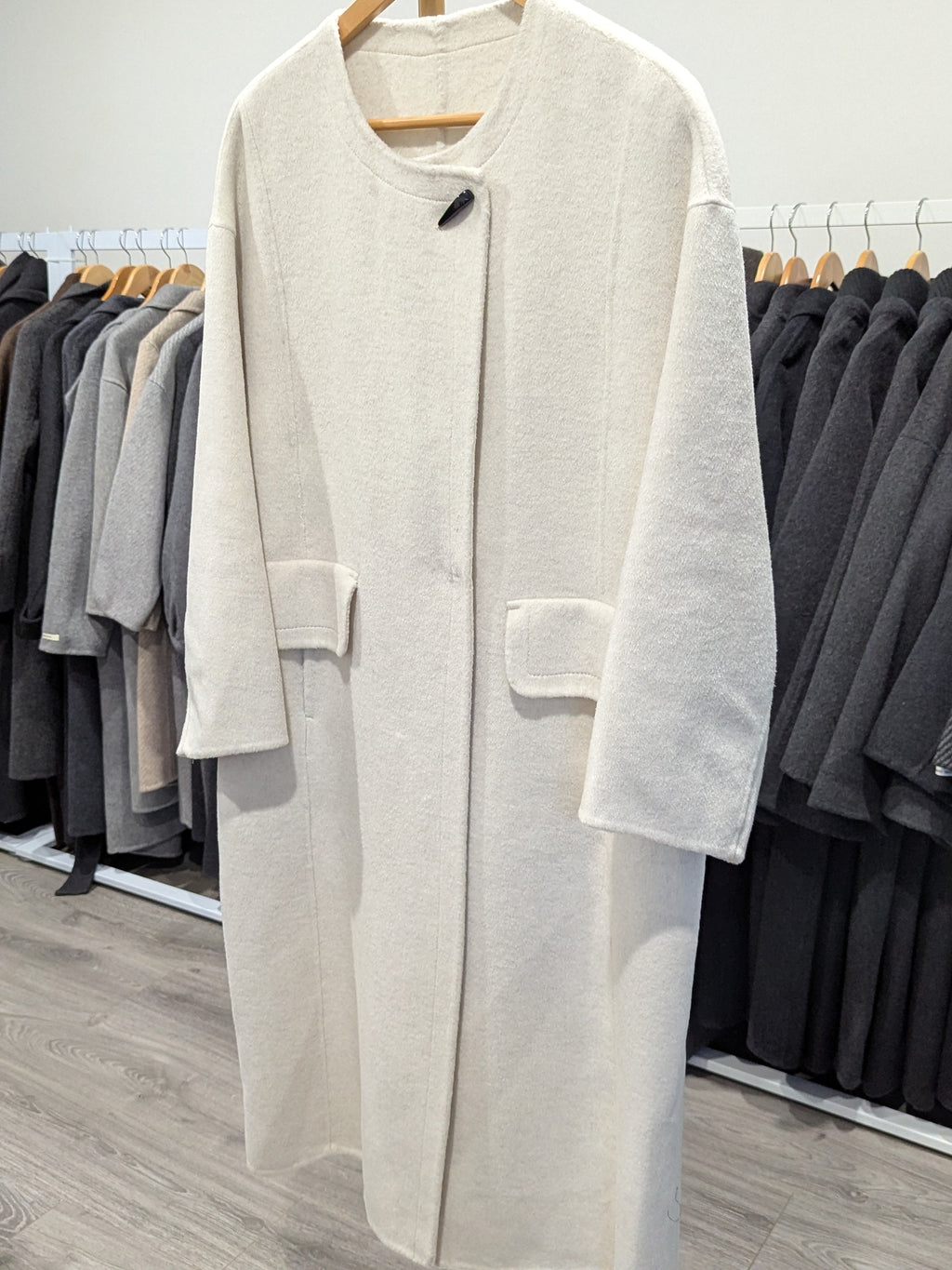 161 100% Wool Coat Dark Cream M 12-14
