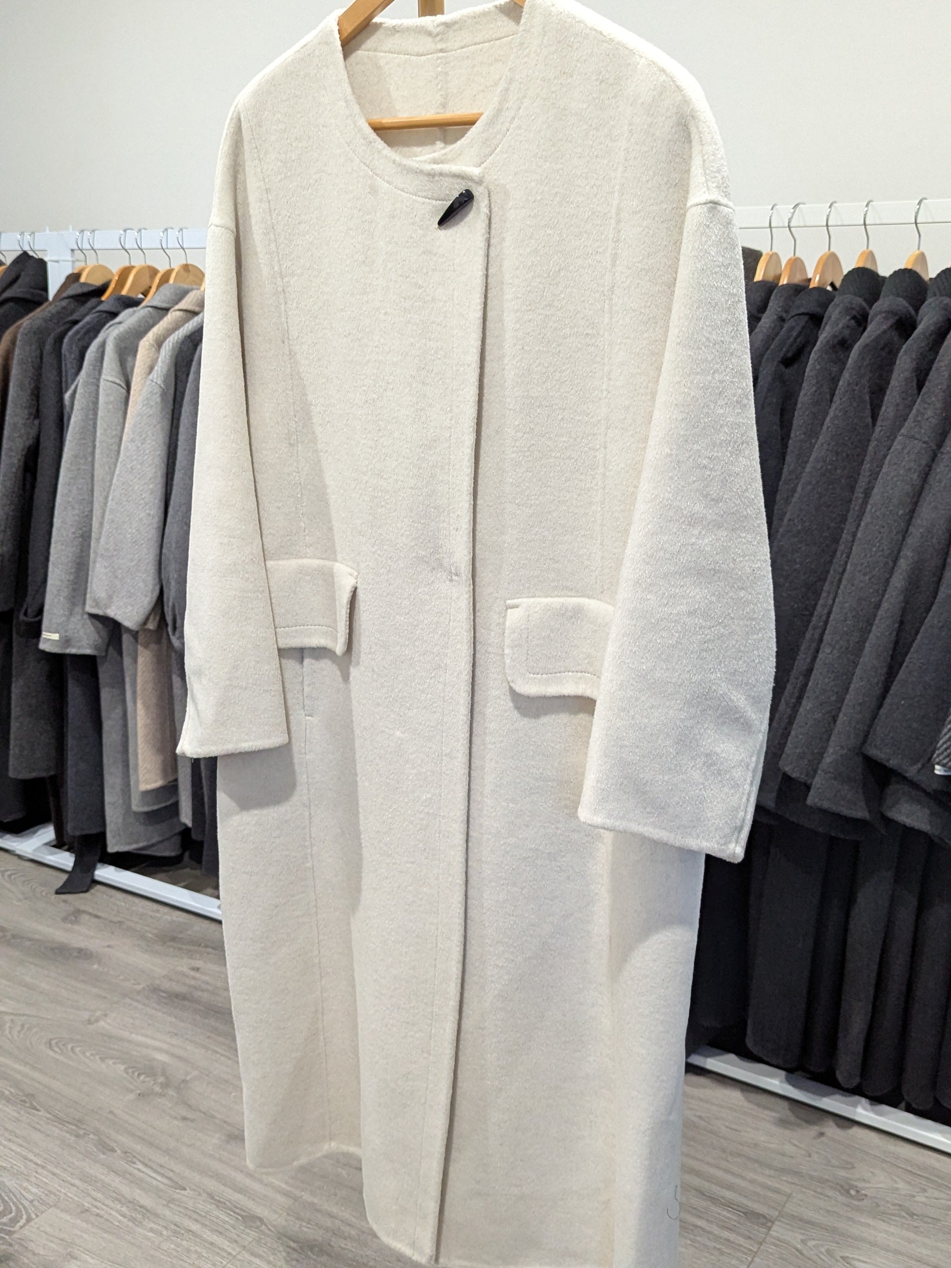 161 100% Wool Coat Dark Cream M 12-14