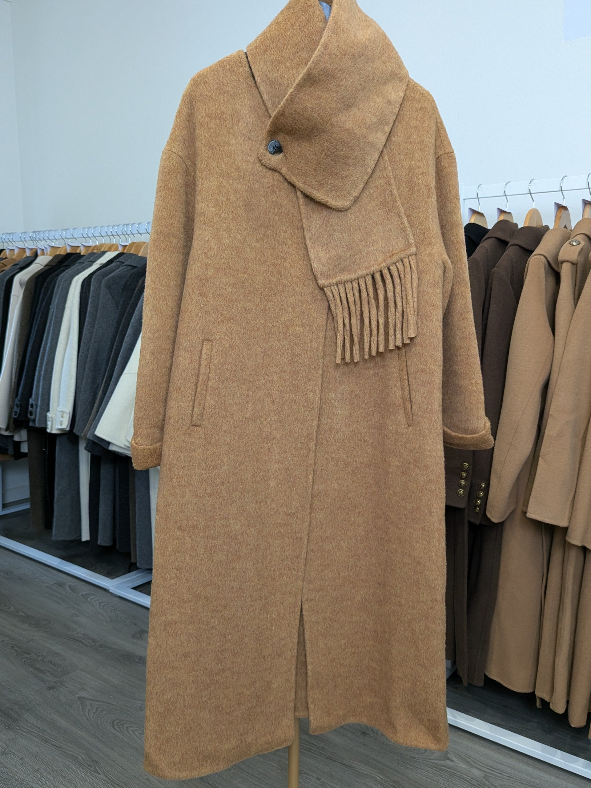 113 70% Wool Coat with scarf L 10-12