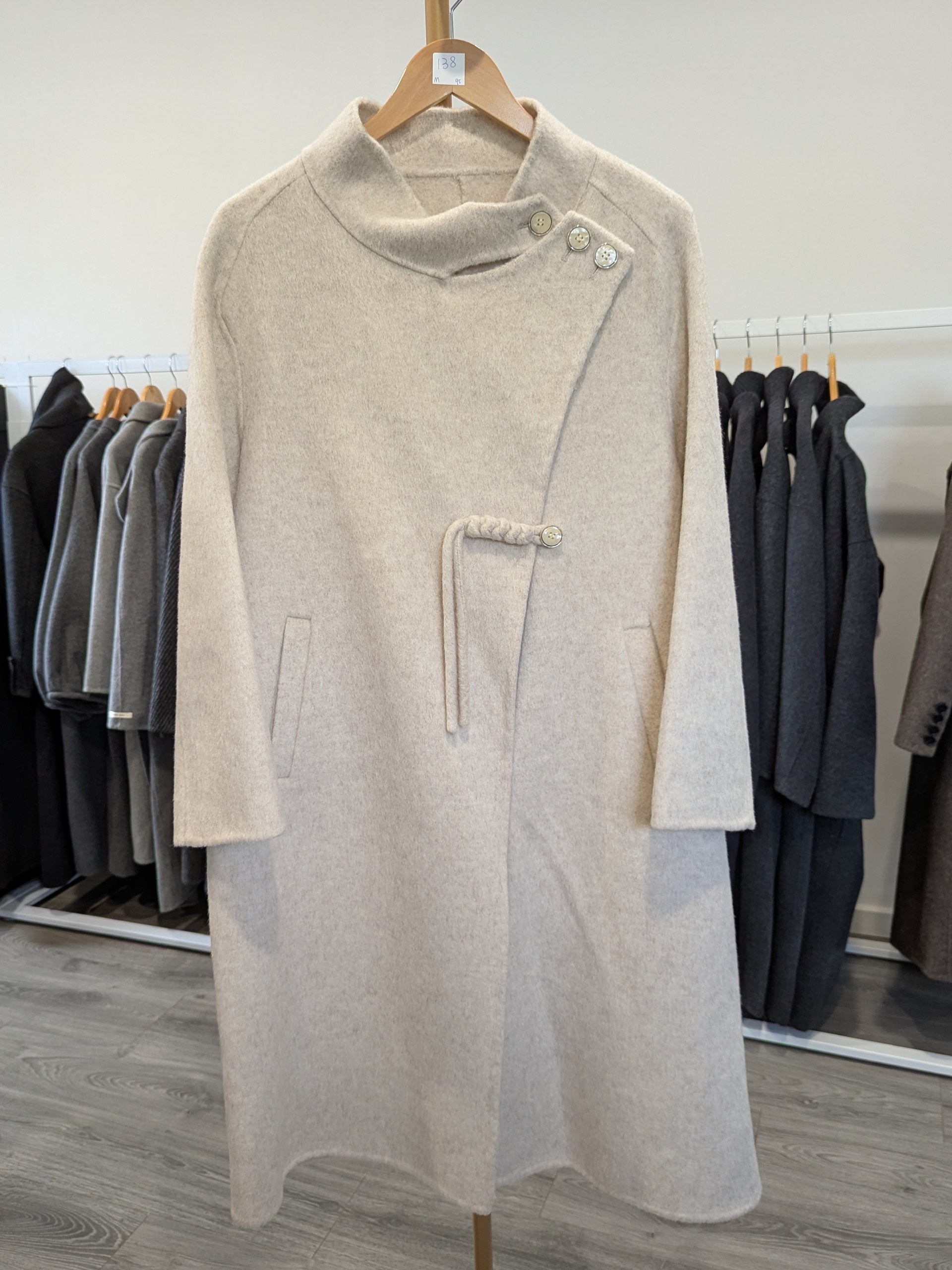 138 95% Wool Coat Oat M 10-12