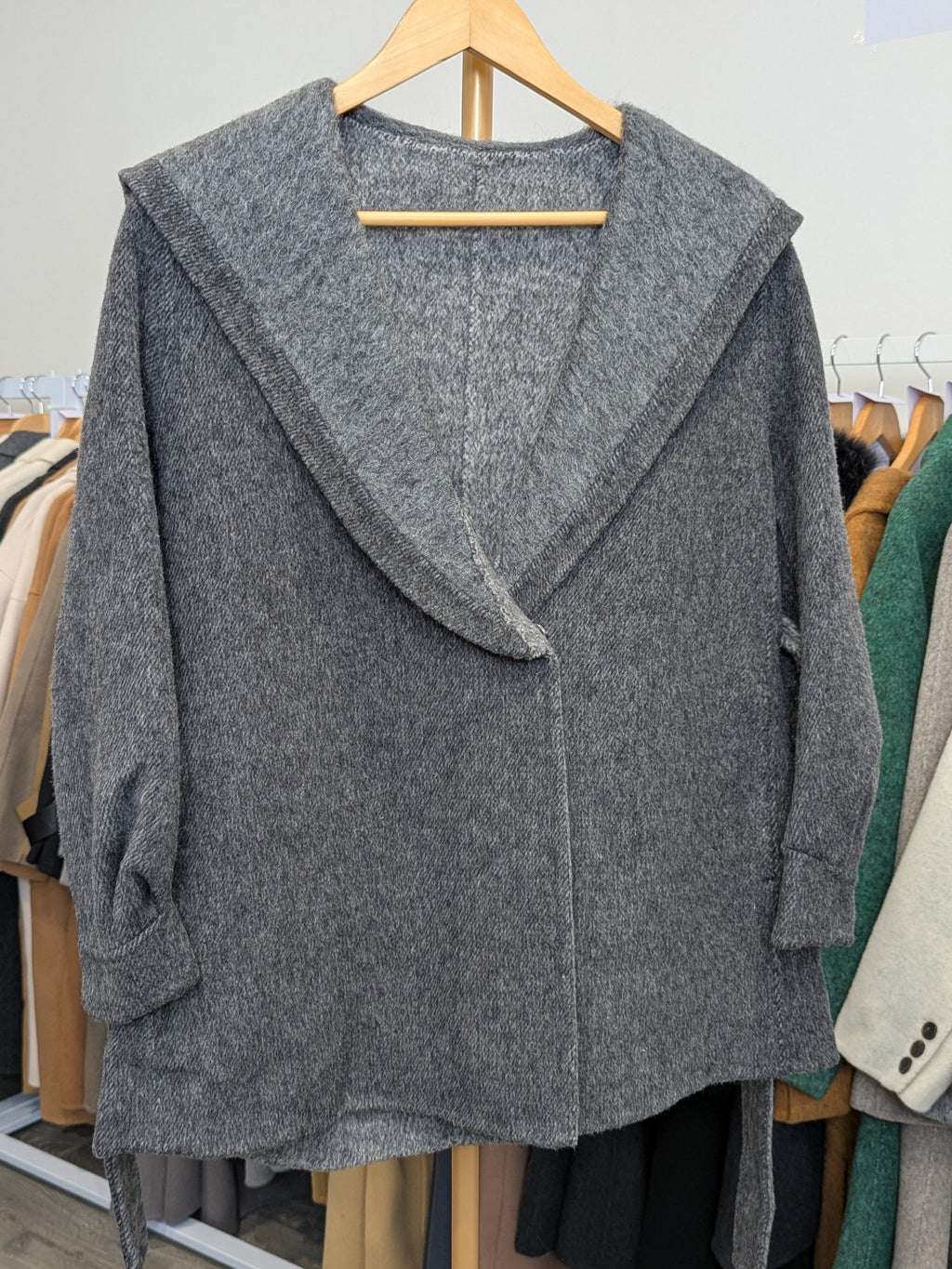 220 68% Wool Coat Grey L 10-12