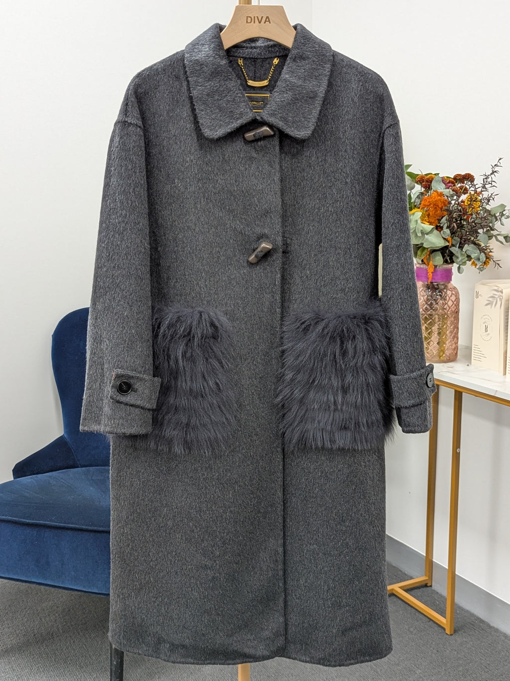 Women's Fur Collar Wool Coats Try-On Available 239 Size S8-10 80% Wool 10% Camel hair