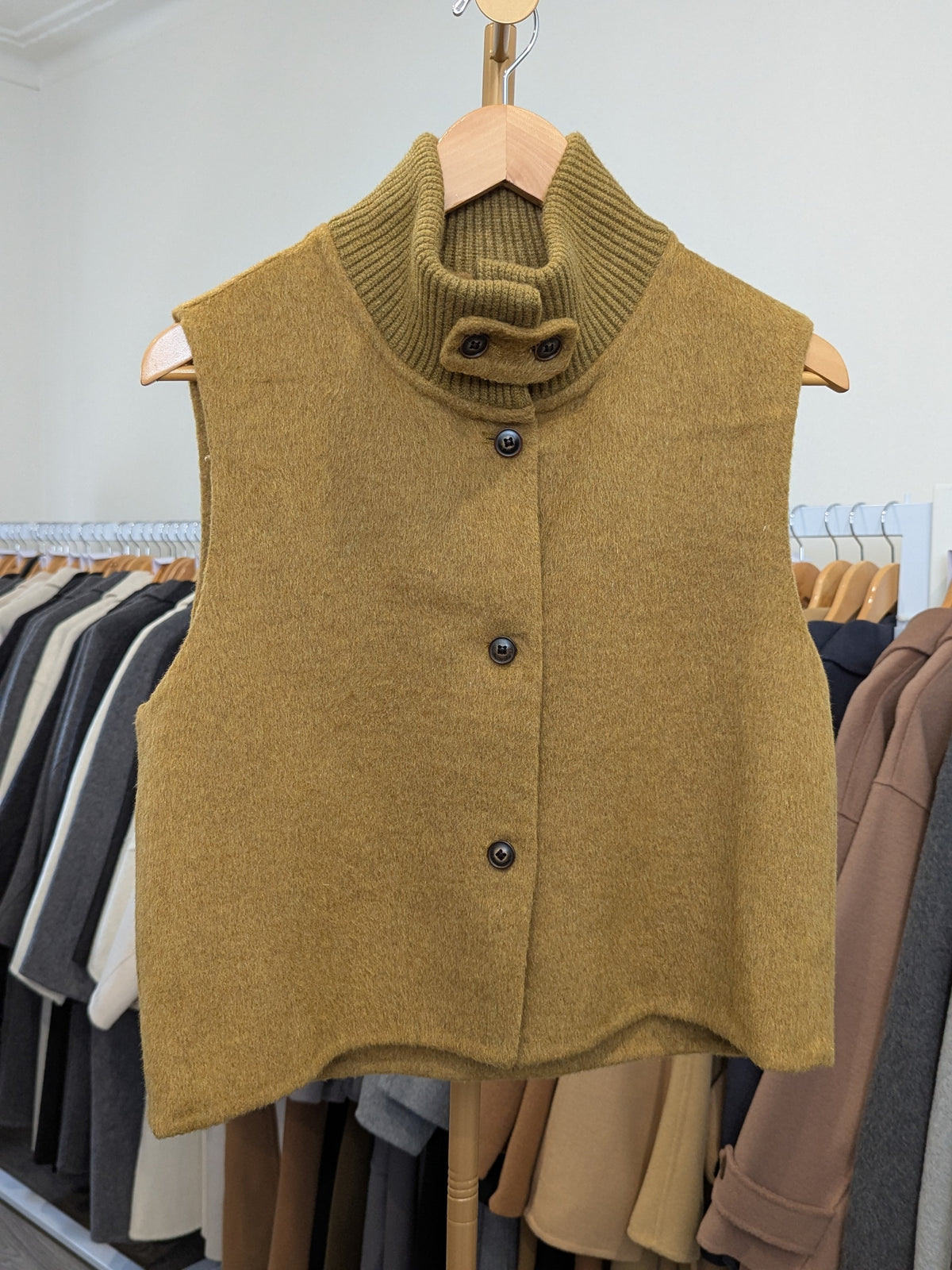 204 100% Wool Coat 2 in 1 S 10-12 Mustard Camel