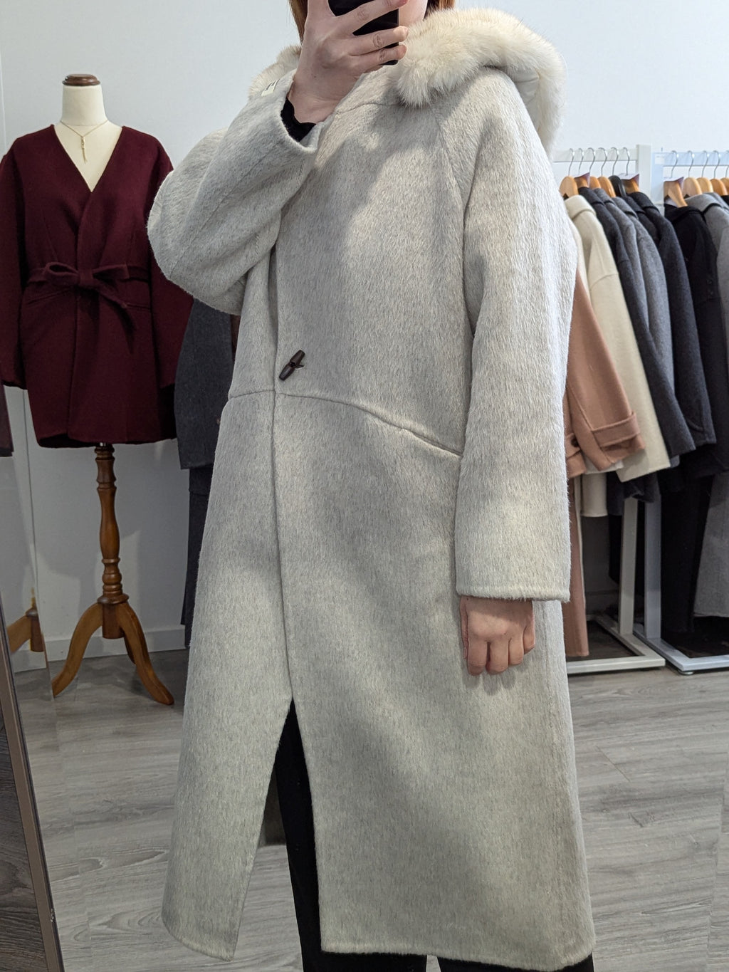 110 100% Wool Coat Oat with fur trims S 10-12