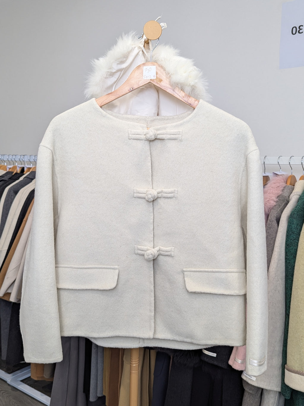 150 68% Wool Coat Cream S 10-12 Fur trim