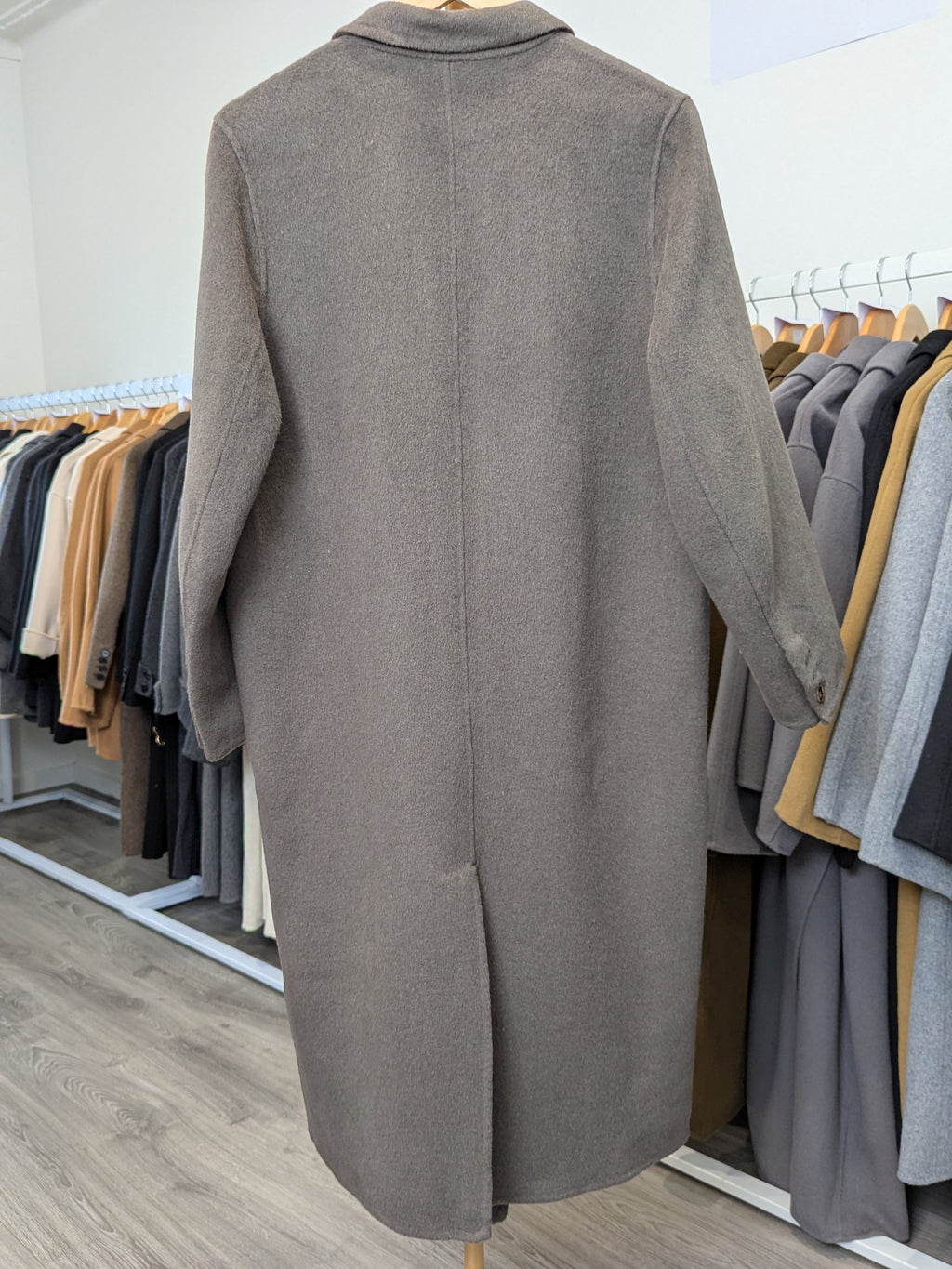 132 100% Wool Coat