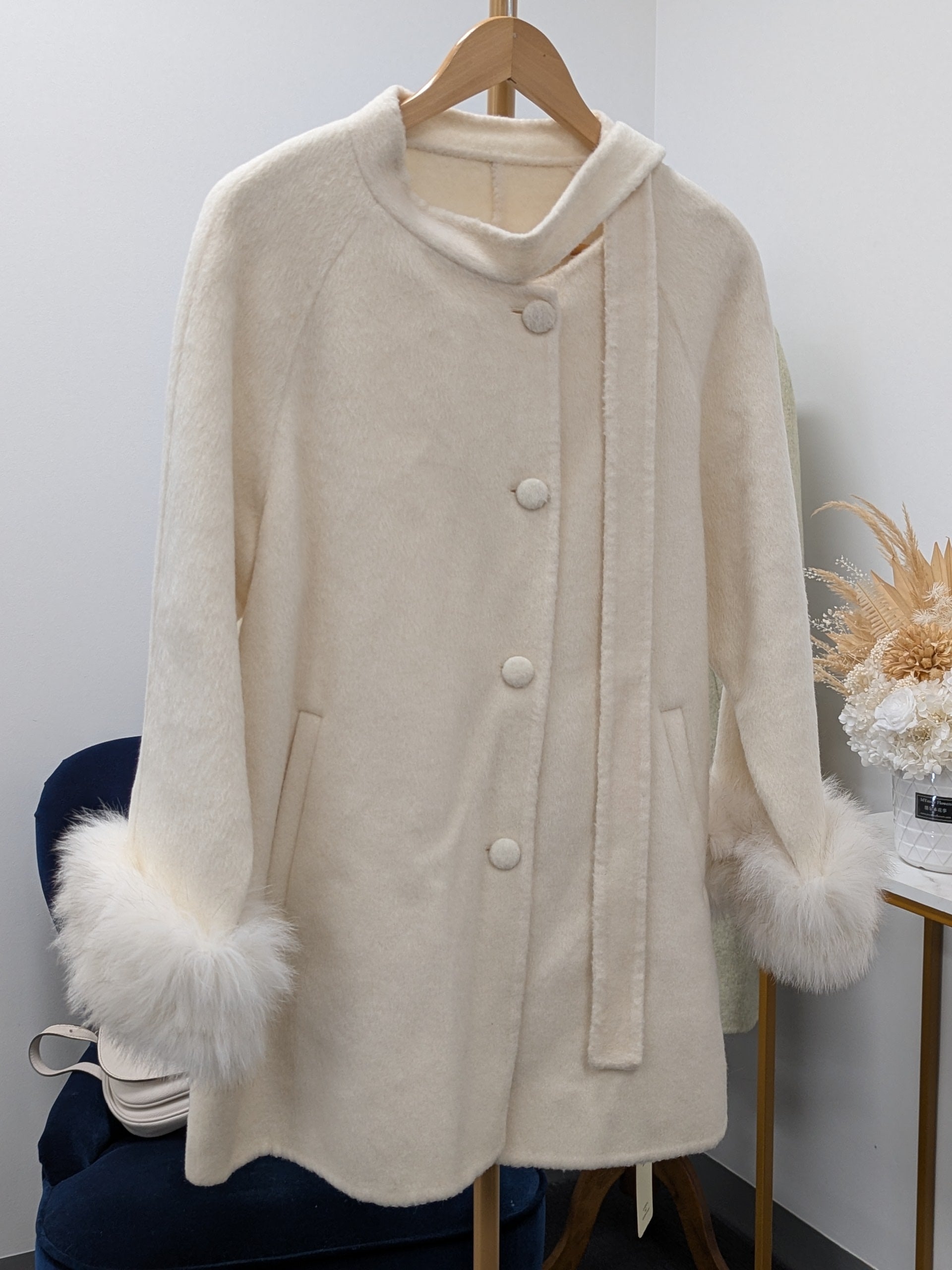 100% Pure Wool Coat with Fur trims Warehouse Try-On Welcome 240 Size M 10-12