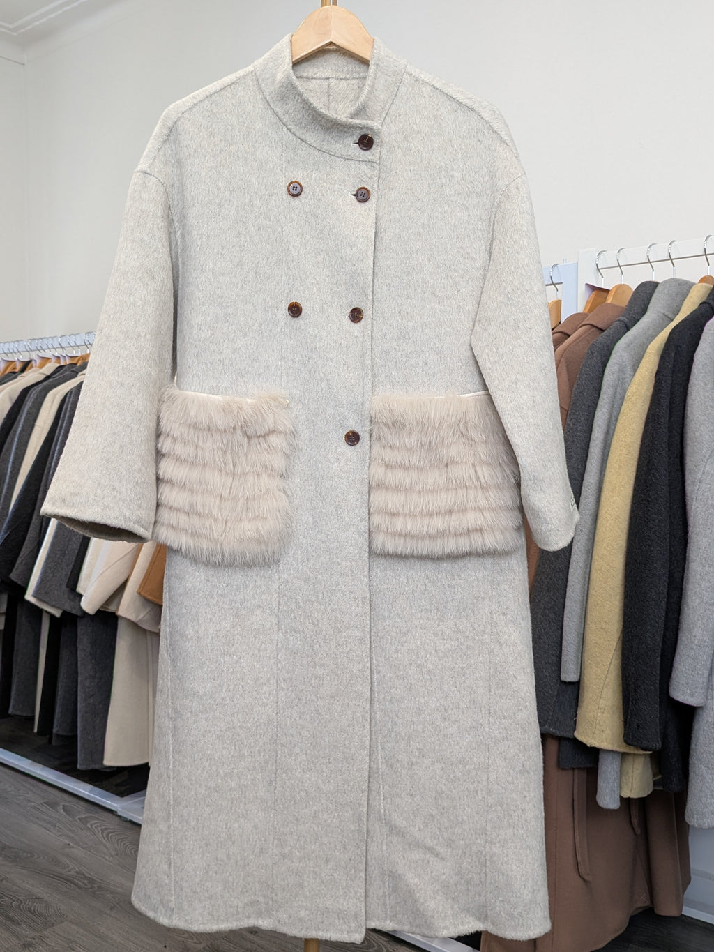 111 100% Wool Coat S 10-14 Fur trim Oat
