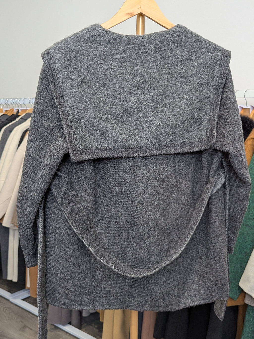 220 68% Wool Coat Grey L 10-12