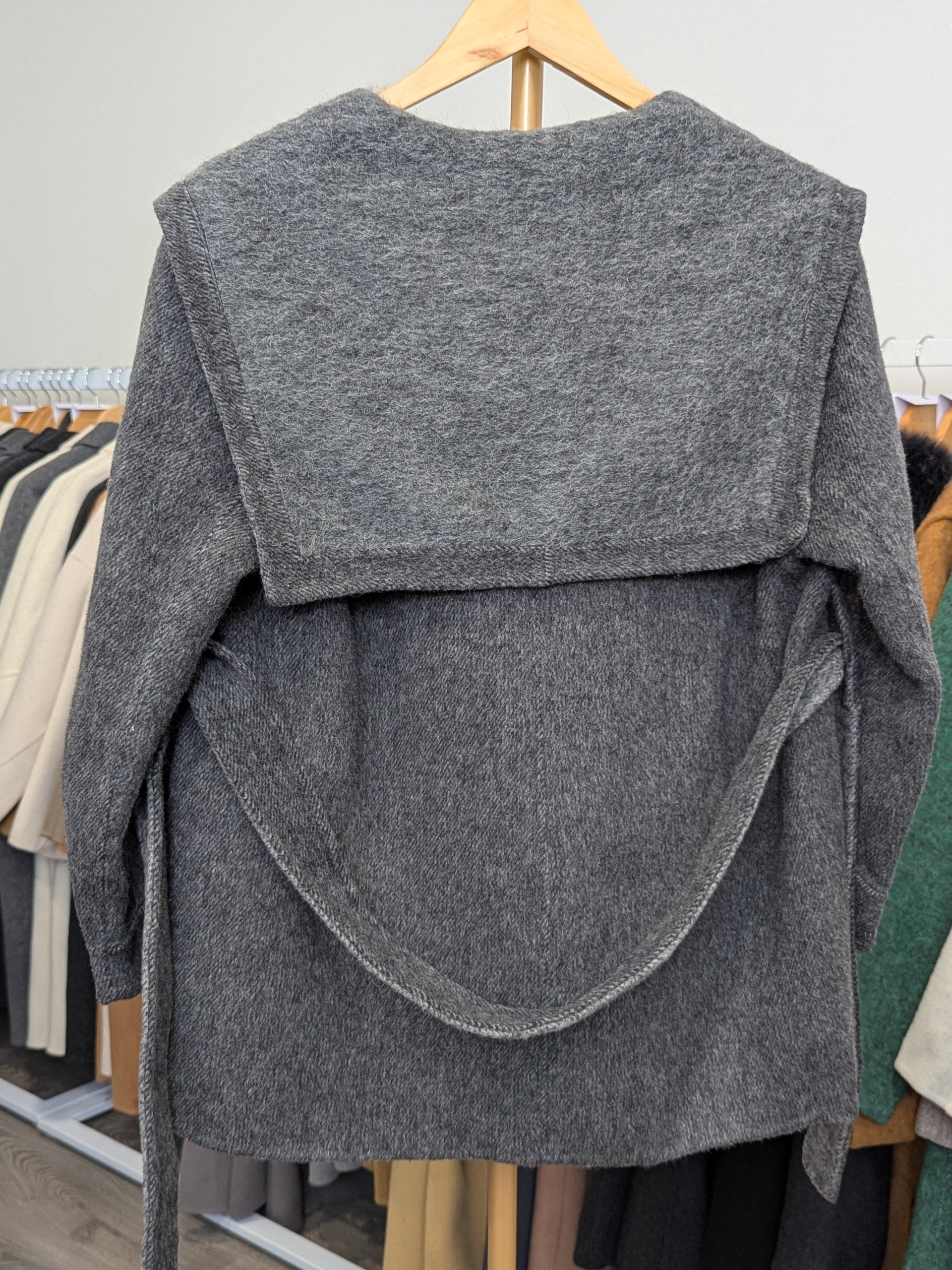 220 68% Wool Coat Grey L 10-12