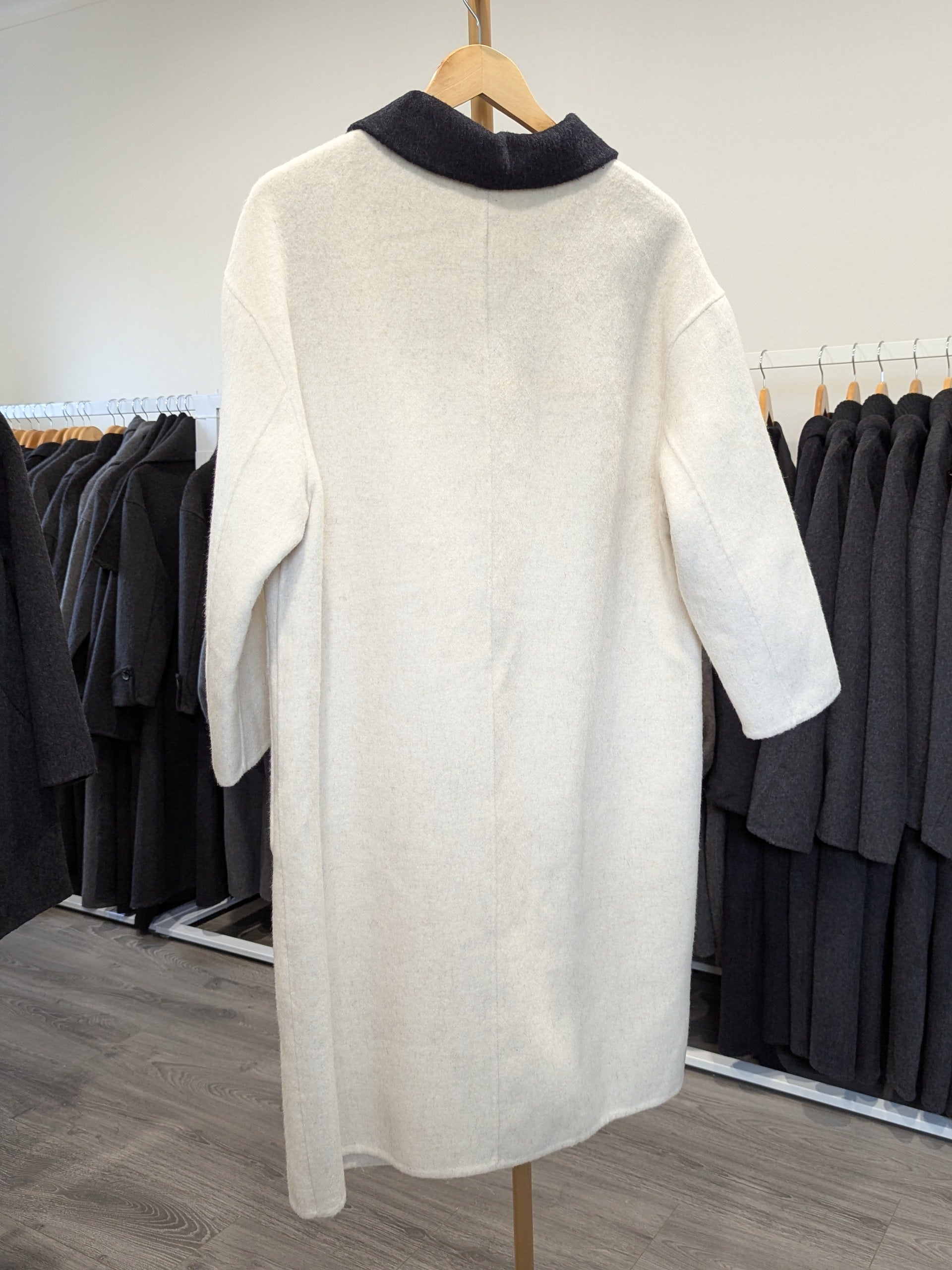 131 100% Wool Coat Cream S 8-10