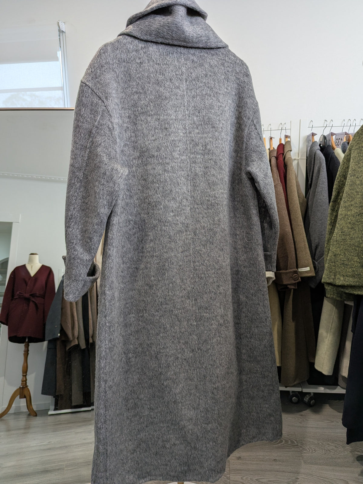 241 70% Wool Coat Grey L 12-14 with scarf