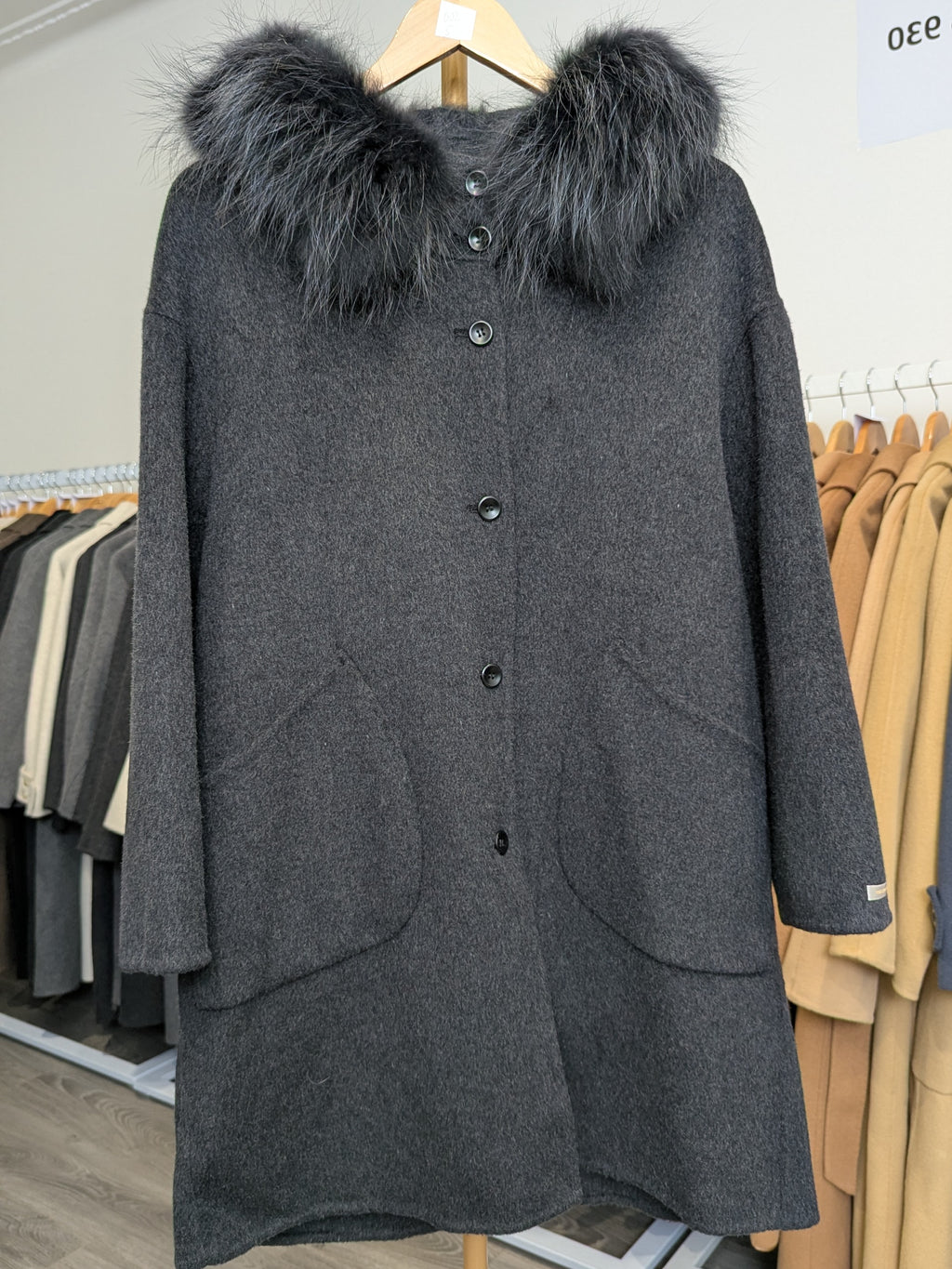103 100% Wool Coat Charcoal S 8-12 Fur trim