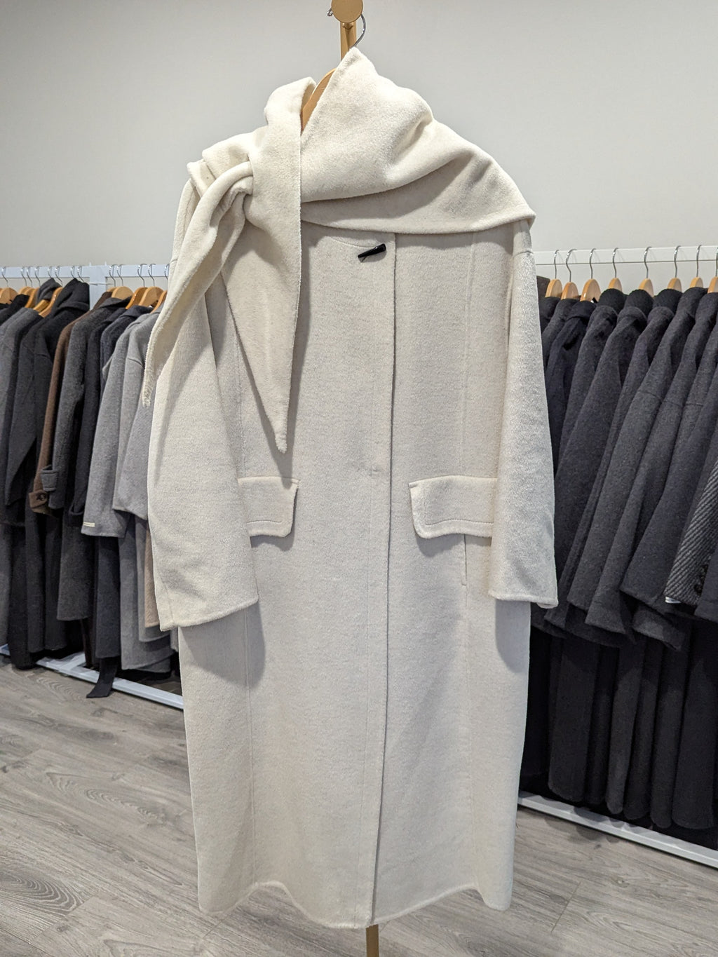 161 100% Wool Coat Dark Cream M 12-14