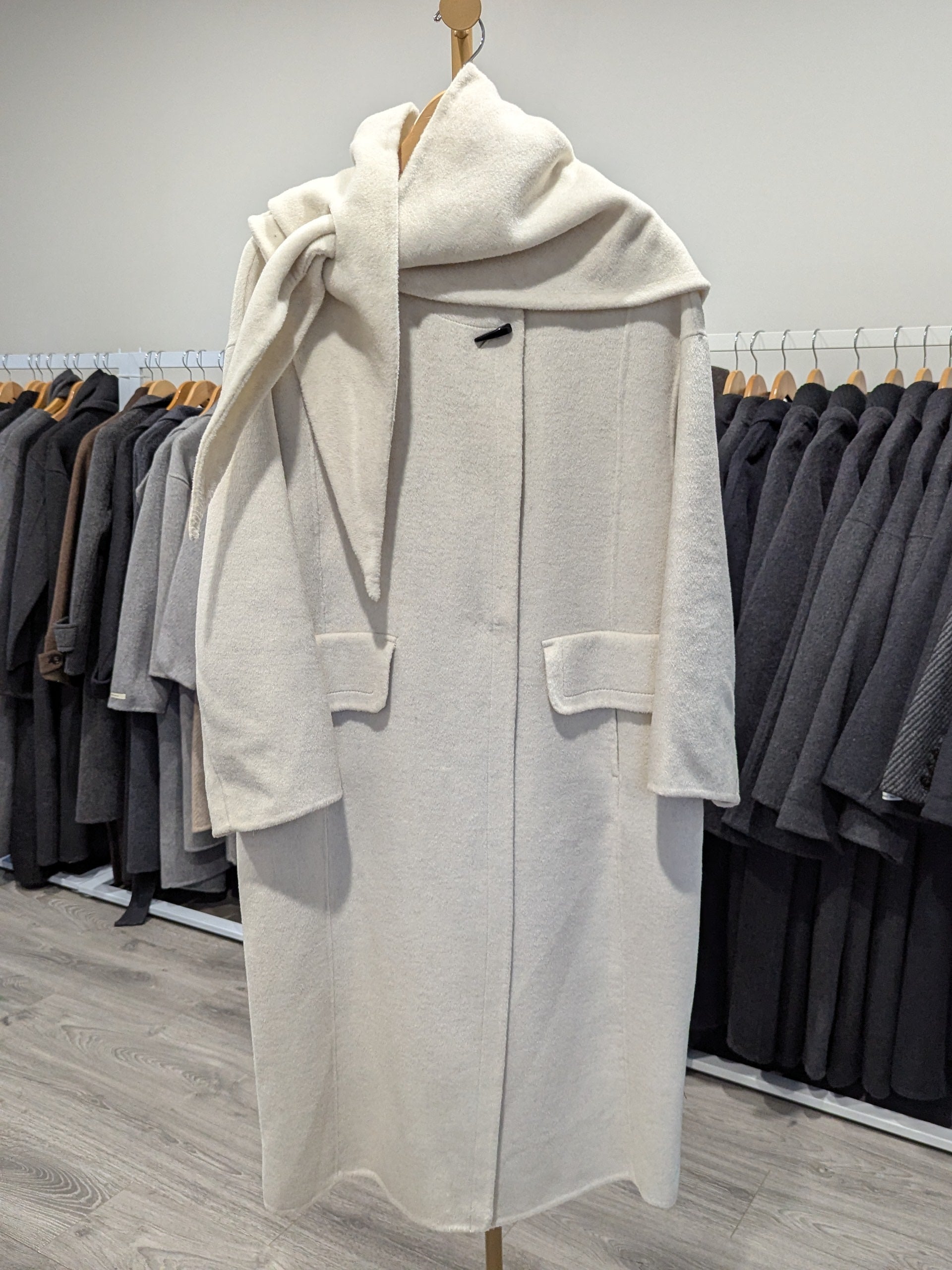 161 100% Wool Coat Dark Cream M 12-14