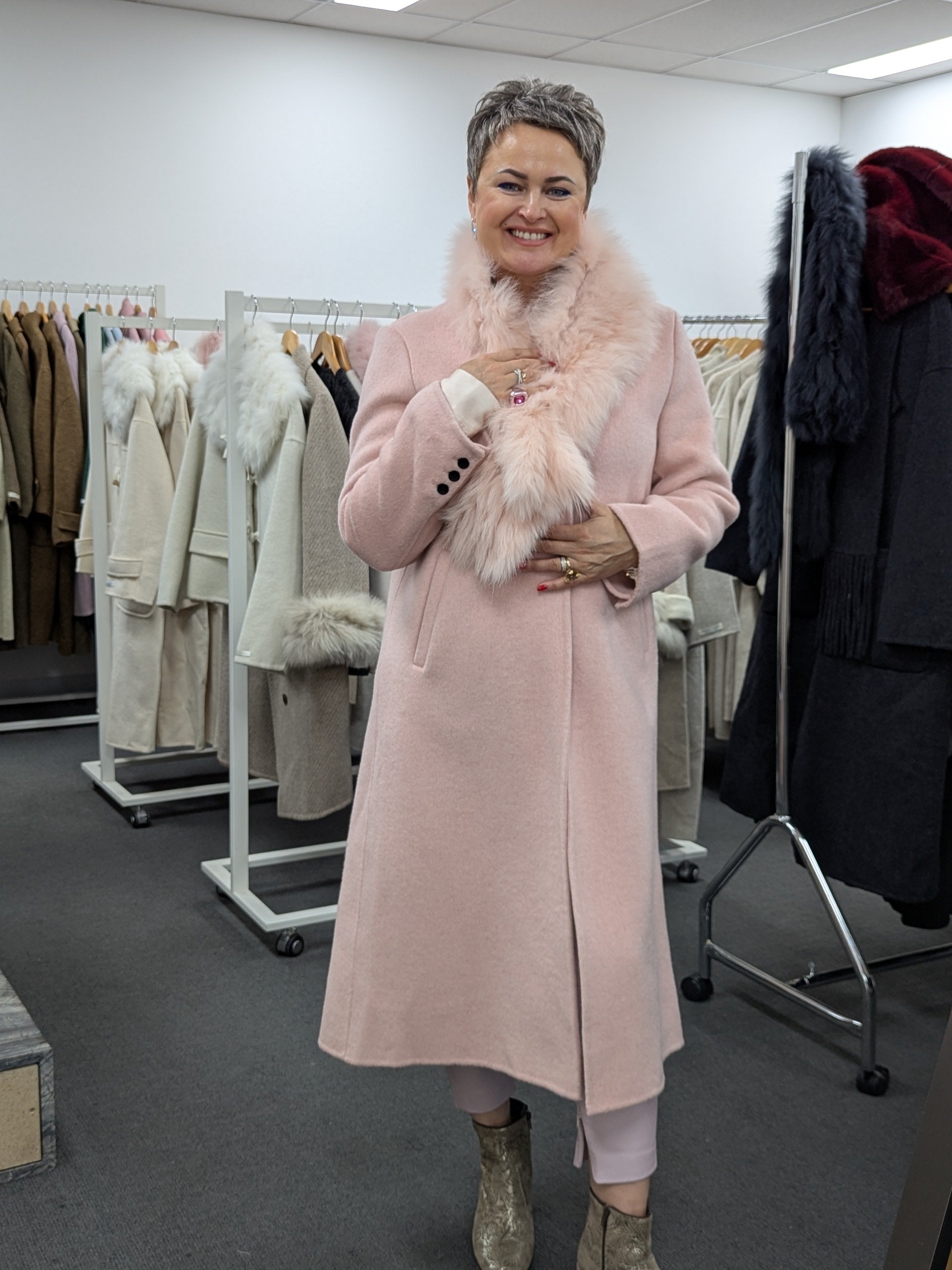 Women's Fur Collar Wool Coats Try-On Available 234 Size S8-10 100% Wool