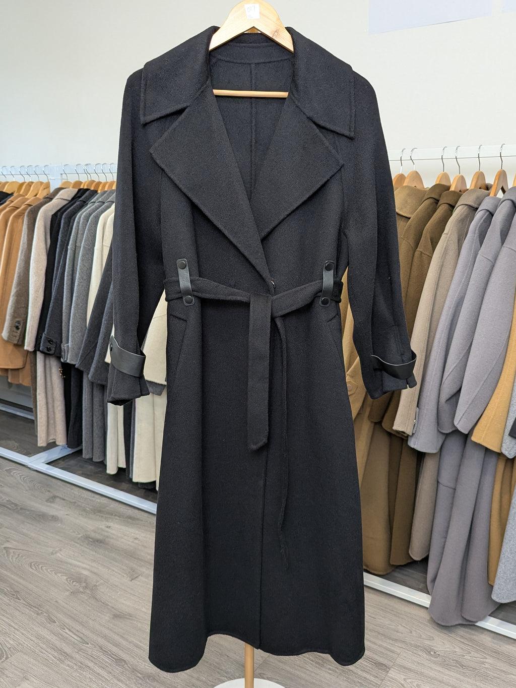 027 100% Wool Coat Black