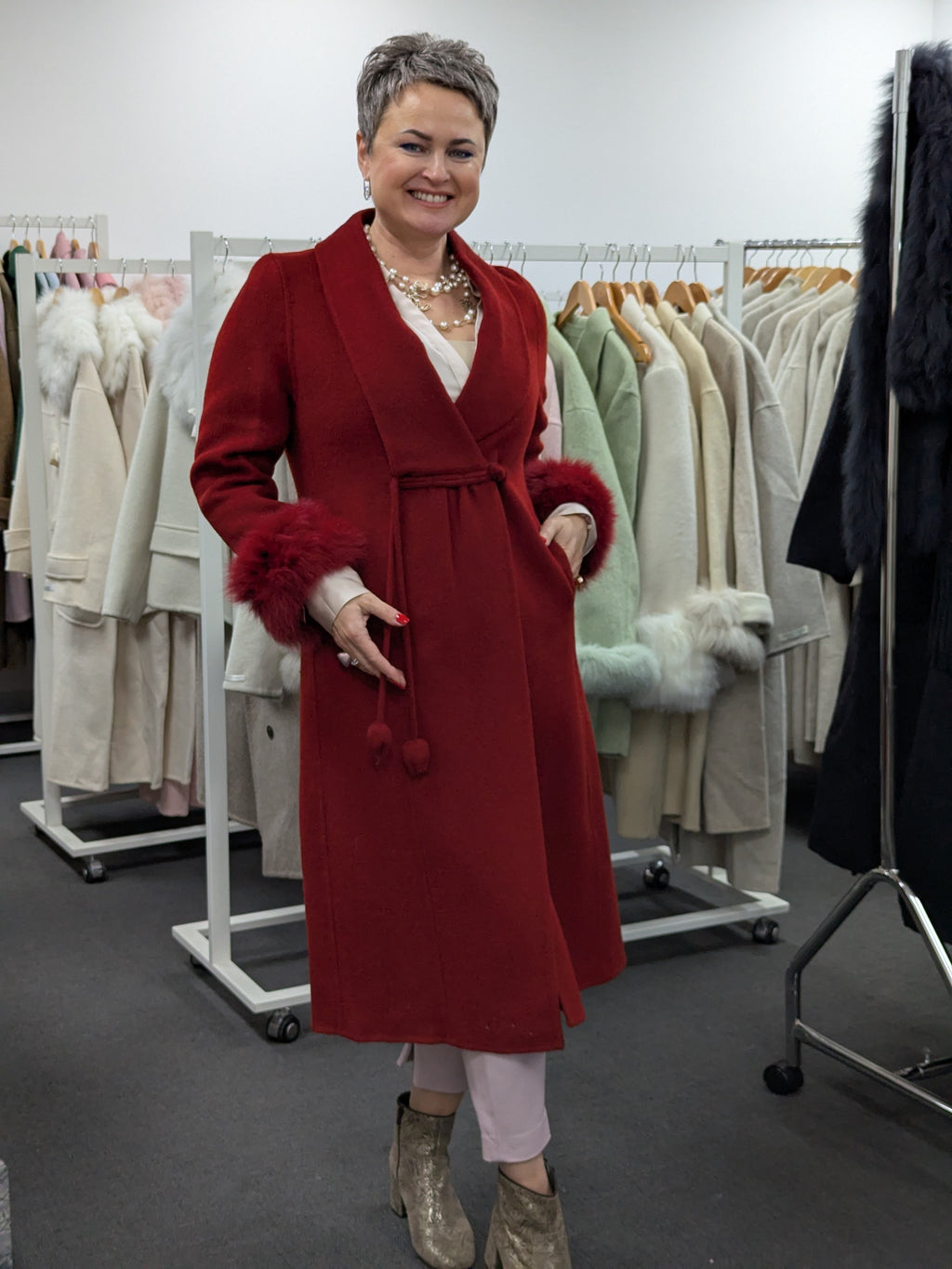 Women's Fur Collar Wool Coats Try-On Available 237 Size S6-8 69% Wool