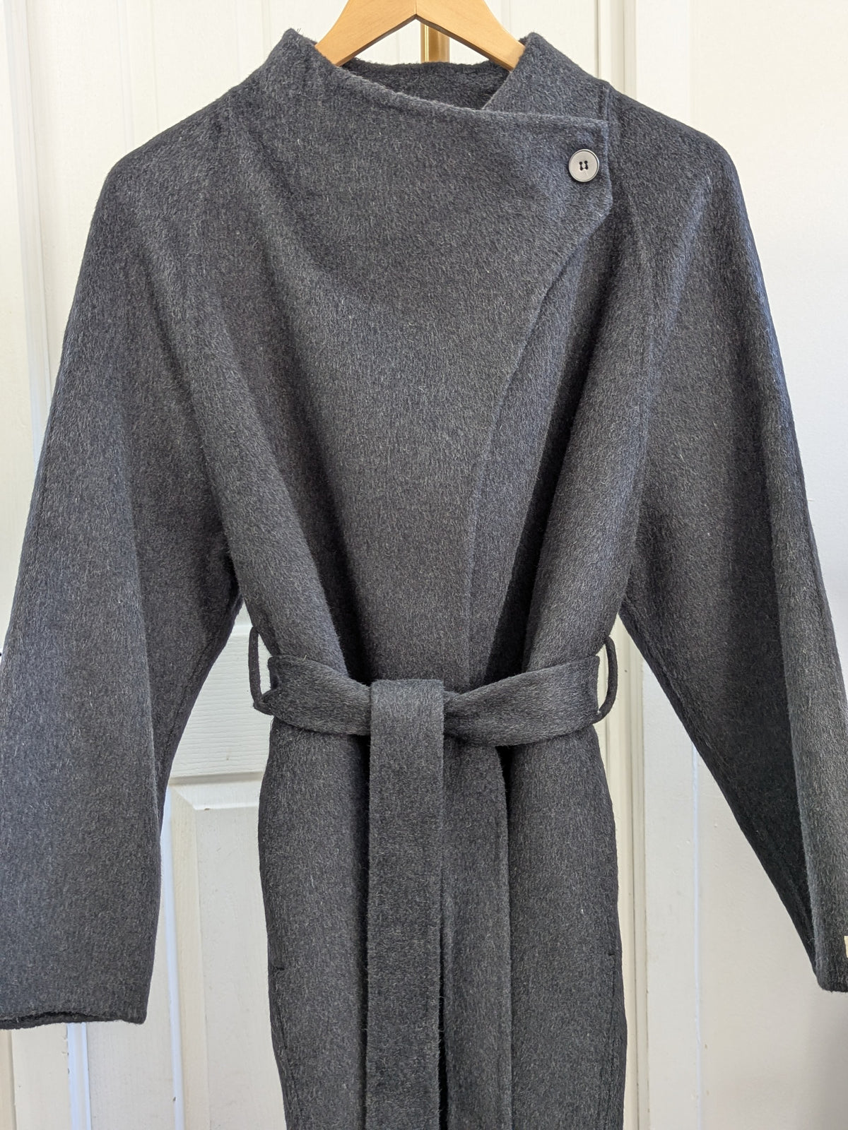 142 100% Wool Coat Charcoal M 10-12
