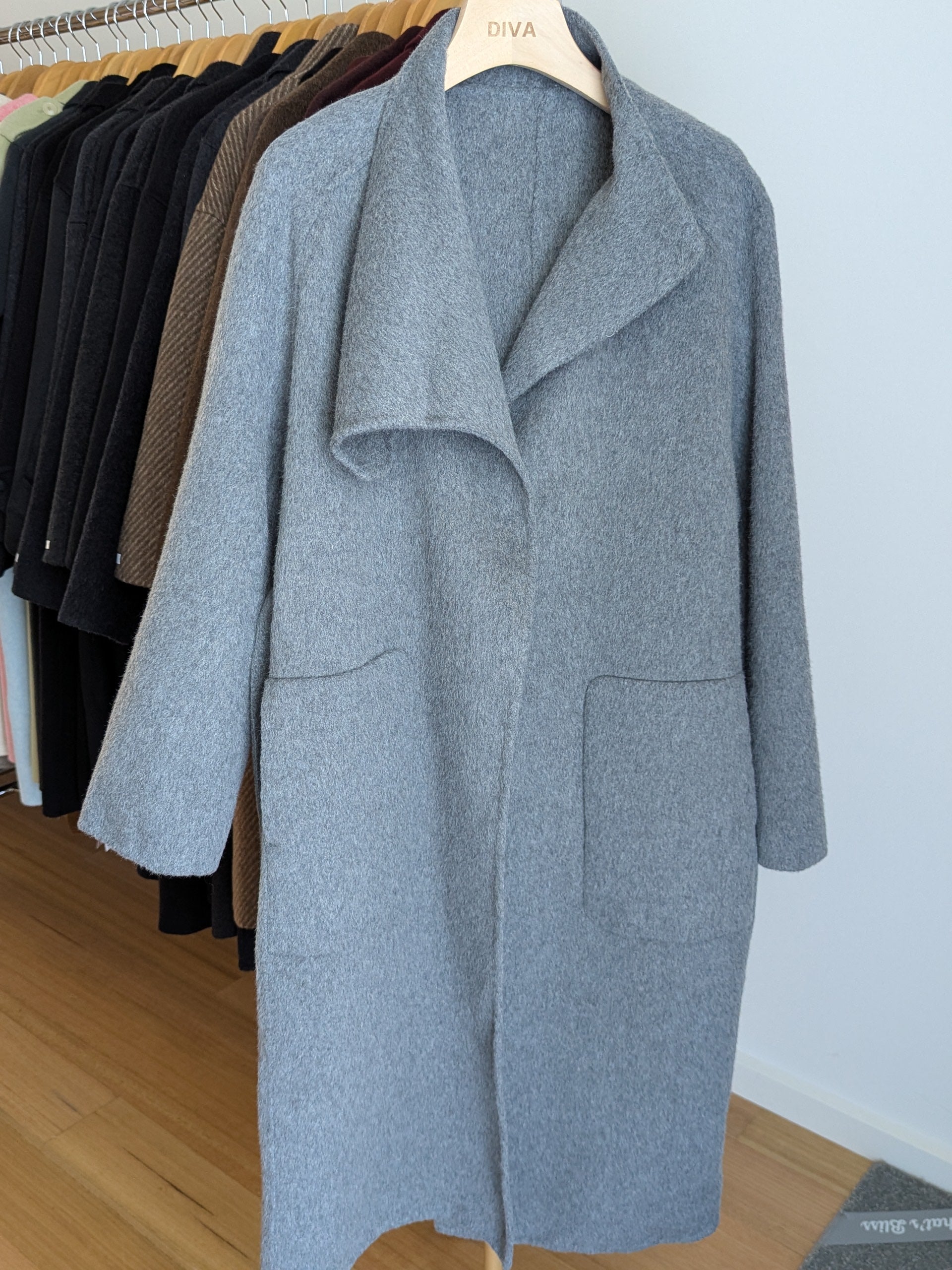 Brand New Pure Wool Coat High Quality Wool 134 Size M 10-14