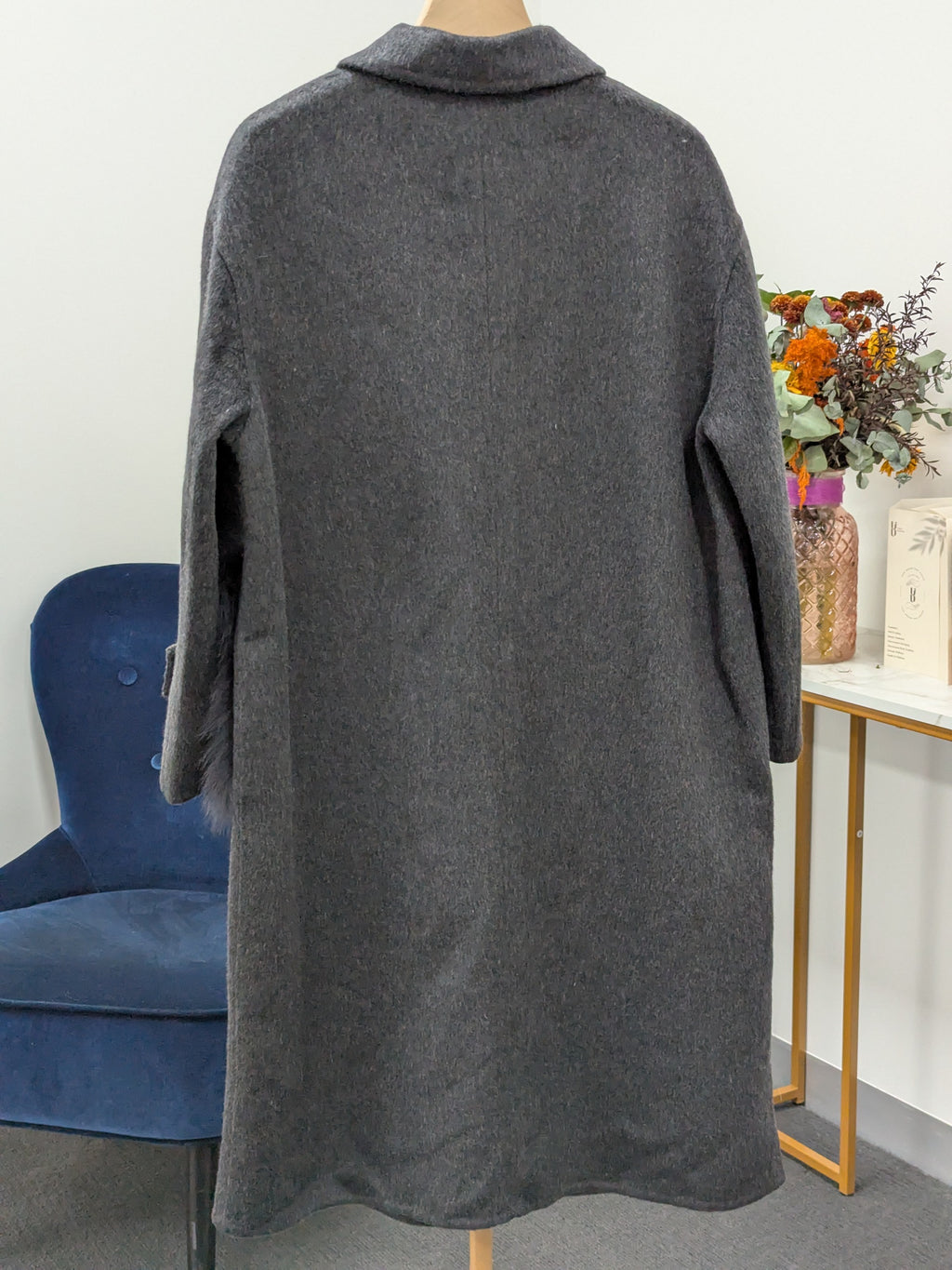 Women's Fur Collar Wool Coats Try-On Available 239 Size S8-10 80% Wool 10% Camel hair