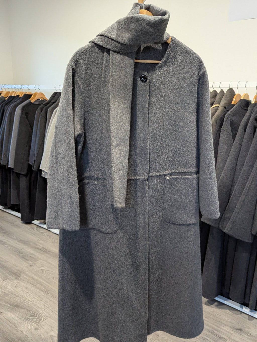 197 100% Wool Coat Grey Charcoal S M