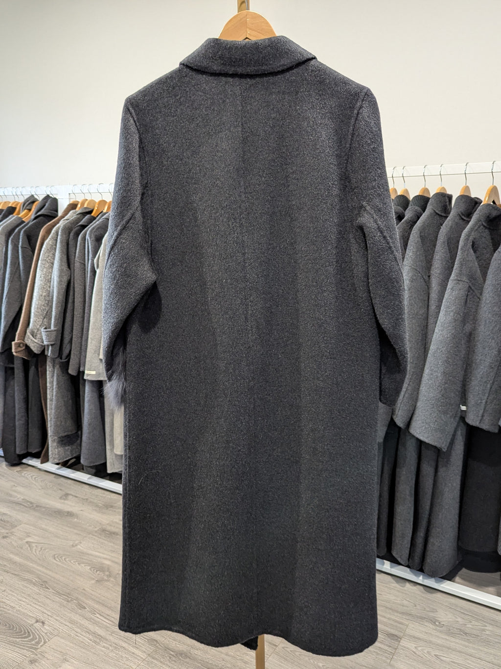 154 100% Wool Coat Charcoal S 8-12 Fur trims