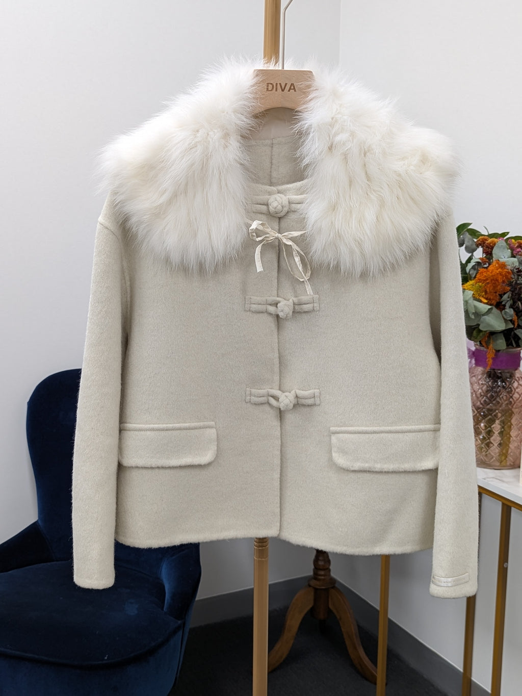 Women's Fur Collar Wool Coats Try-On Available 224 S8-10 68.5% Wool