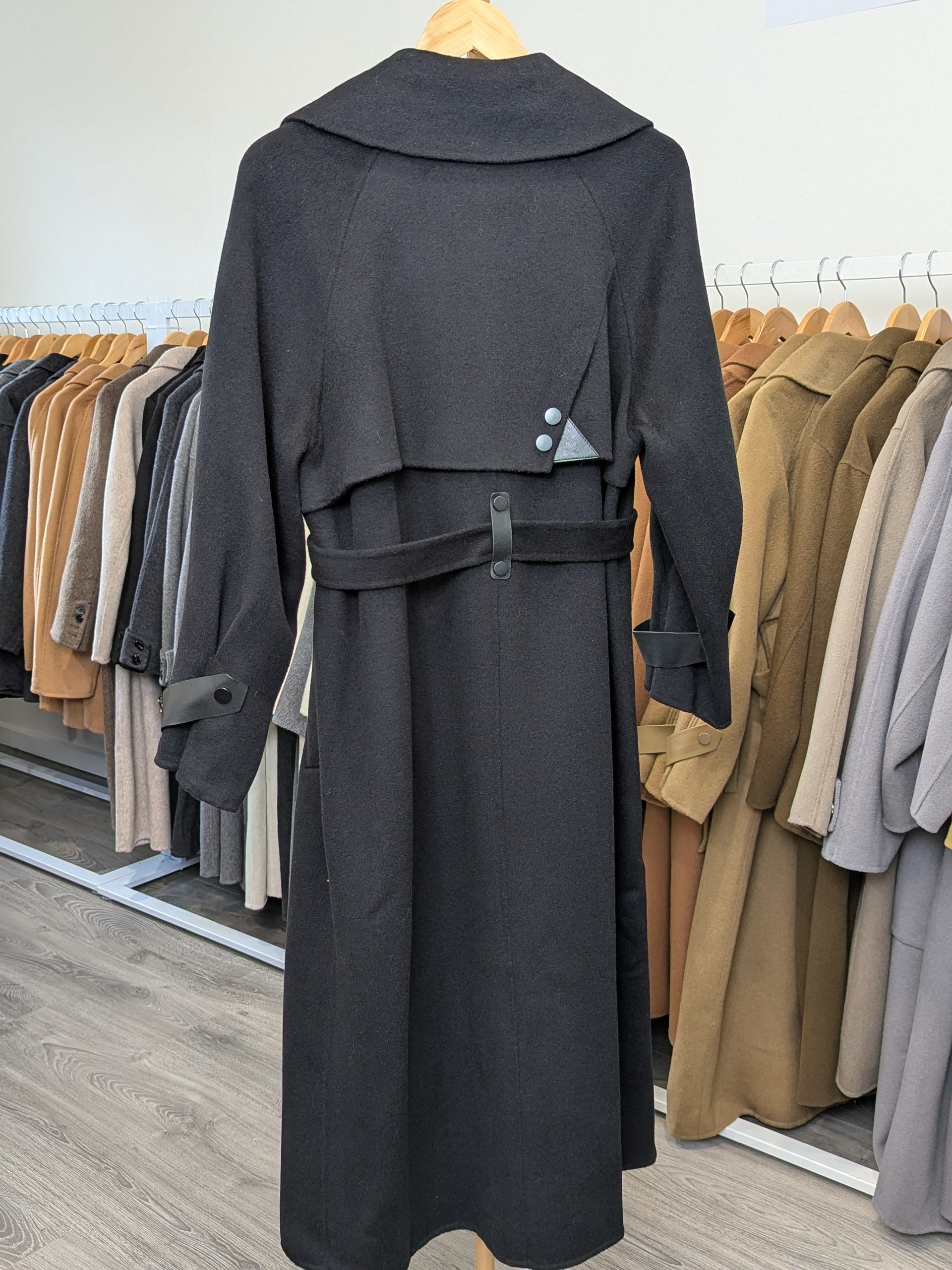 027 100% Wool Coat Black