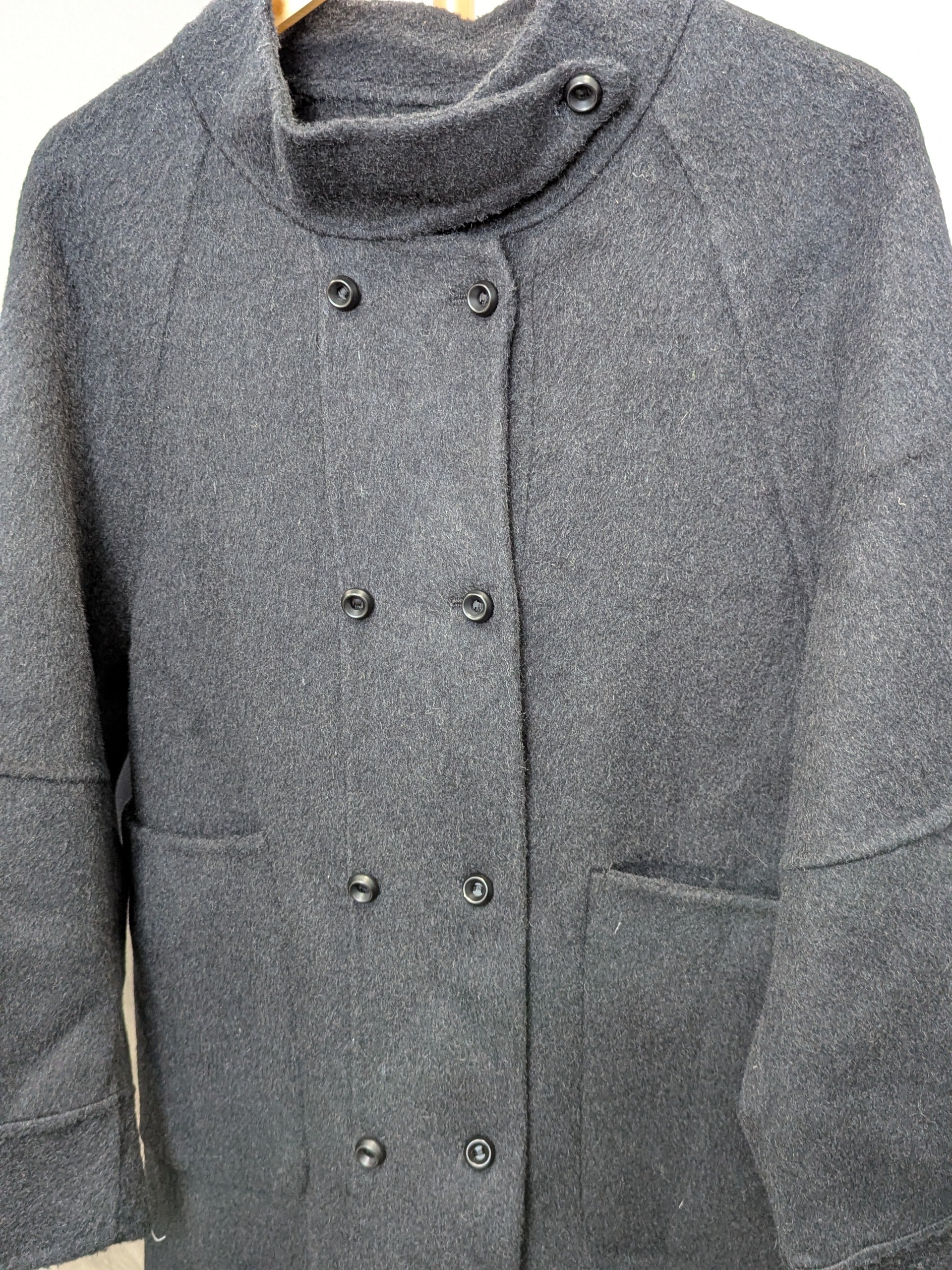 179 70% Wool Coat Black M 10-14