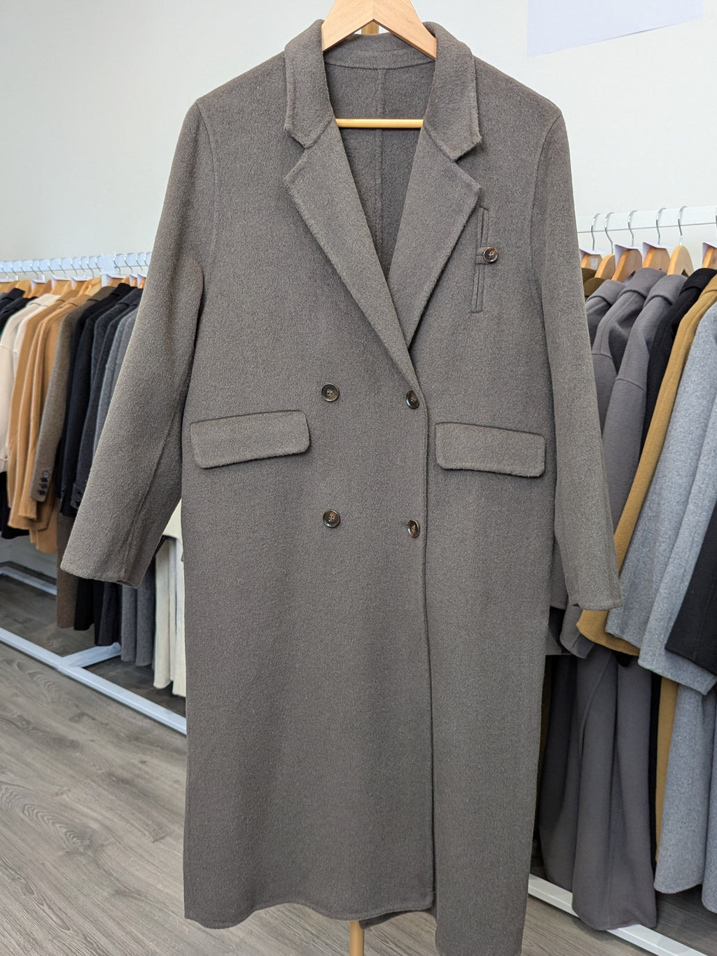 132 100% Wool Coat