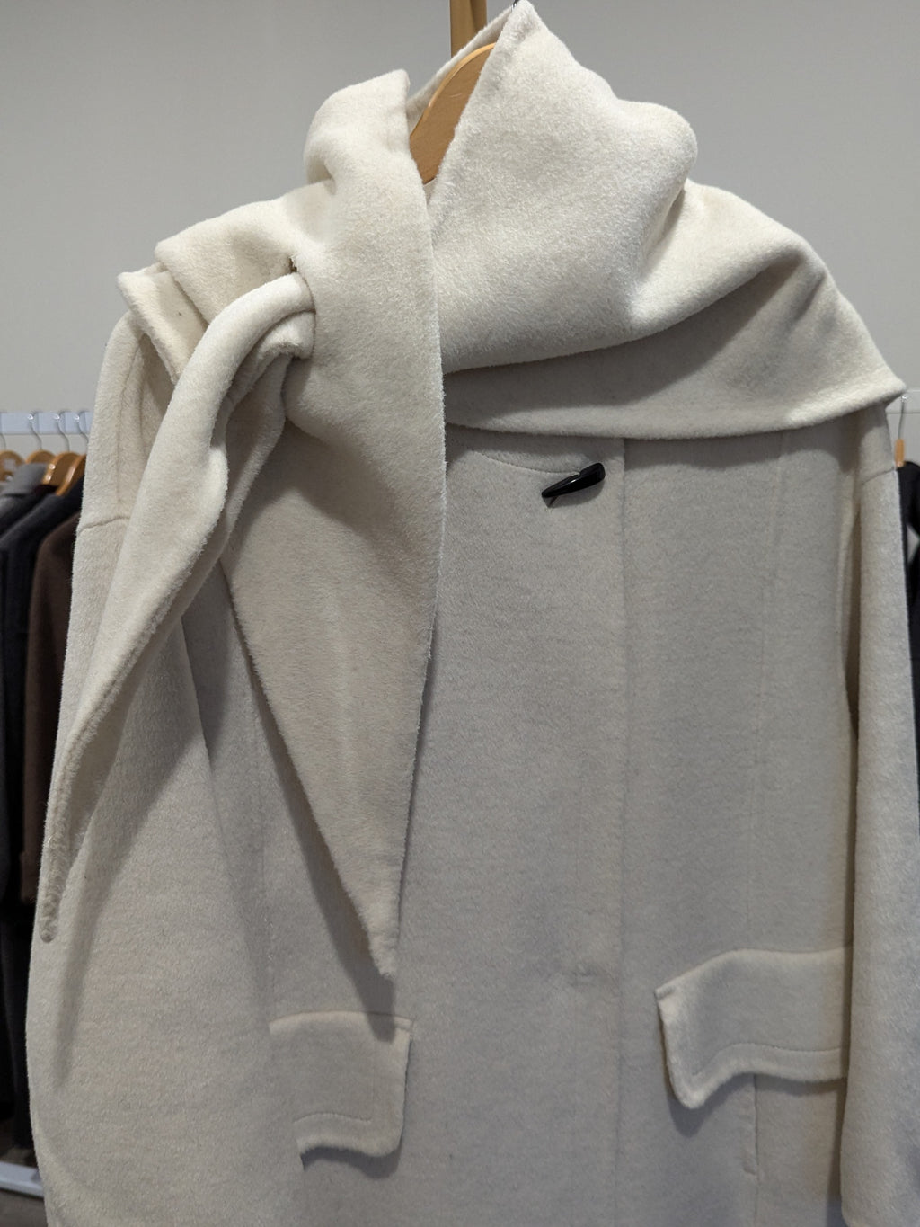 161 100% Wool Coat Dark Cream M 12-14