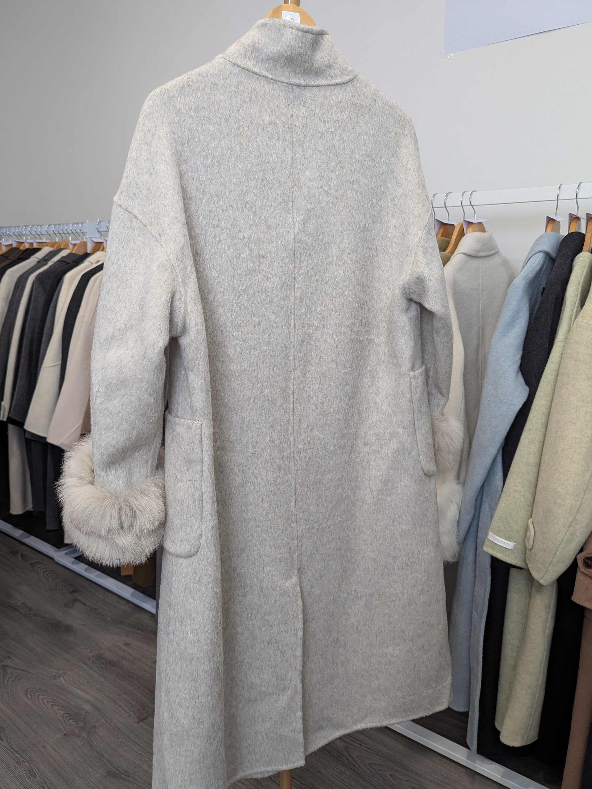 113 100% Wool Coat Beige with fur trims