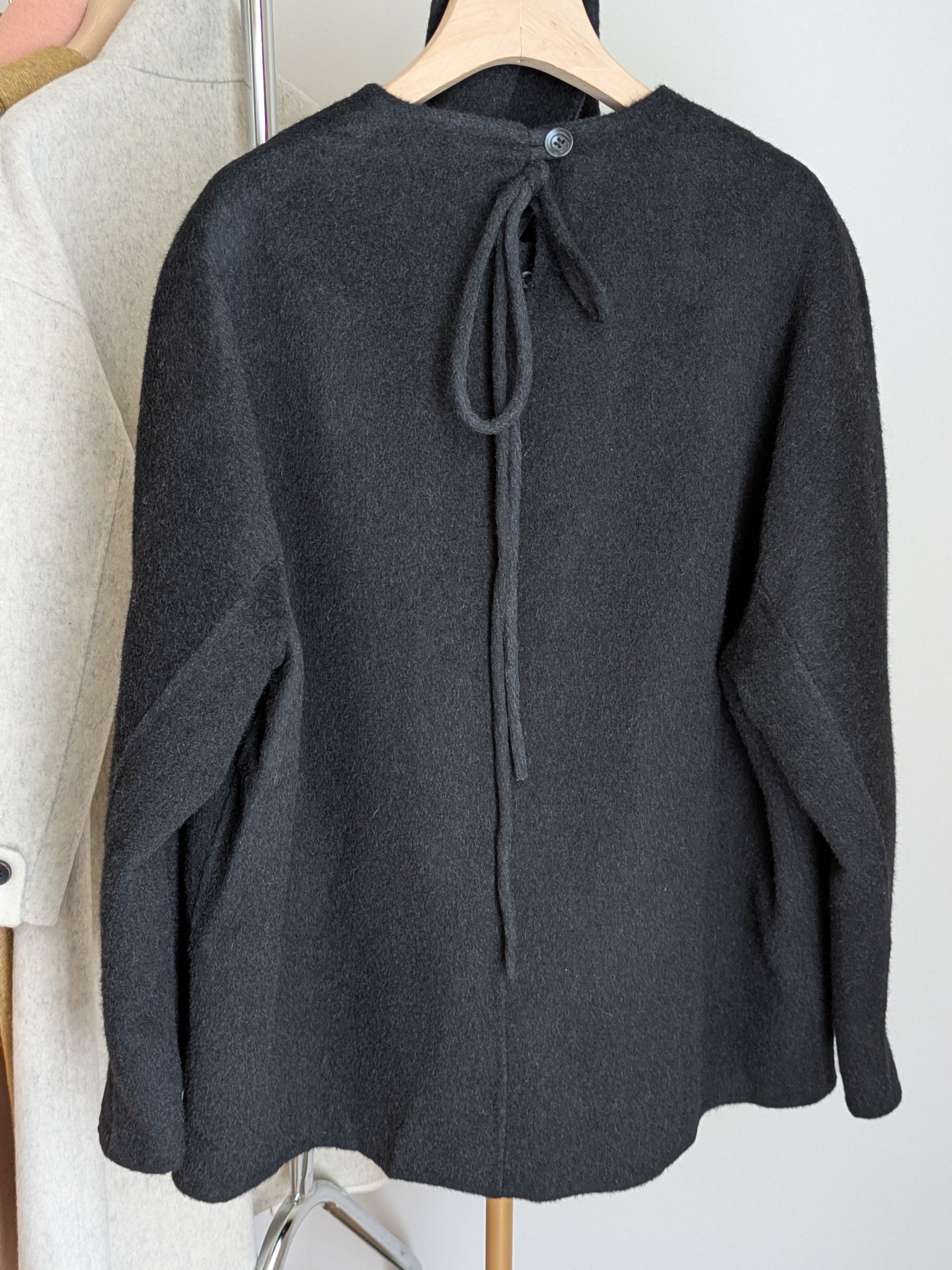 Brand New Pure Wool Coat FREE SHIPPING High Quality Wool 125 Size M 10-14 With Scarf