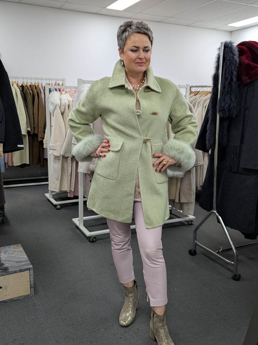 Women's Fur Collar Wool Coats Try-On Available 231 Size S6-8 M10-12 100% Wool