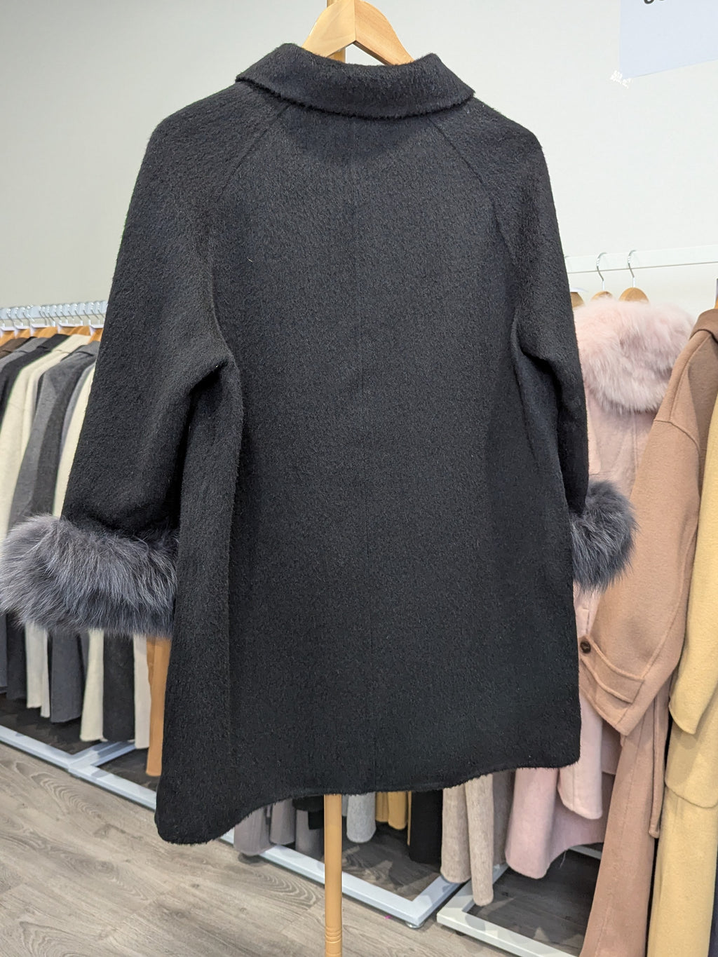 200 100% Wool Coat Black
