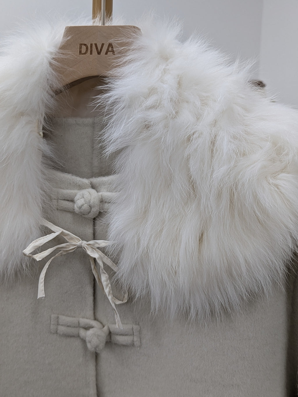 Women's Fur Collar Wool Coats Try-On Available 224 S8-10 68.5% Wool