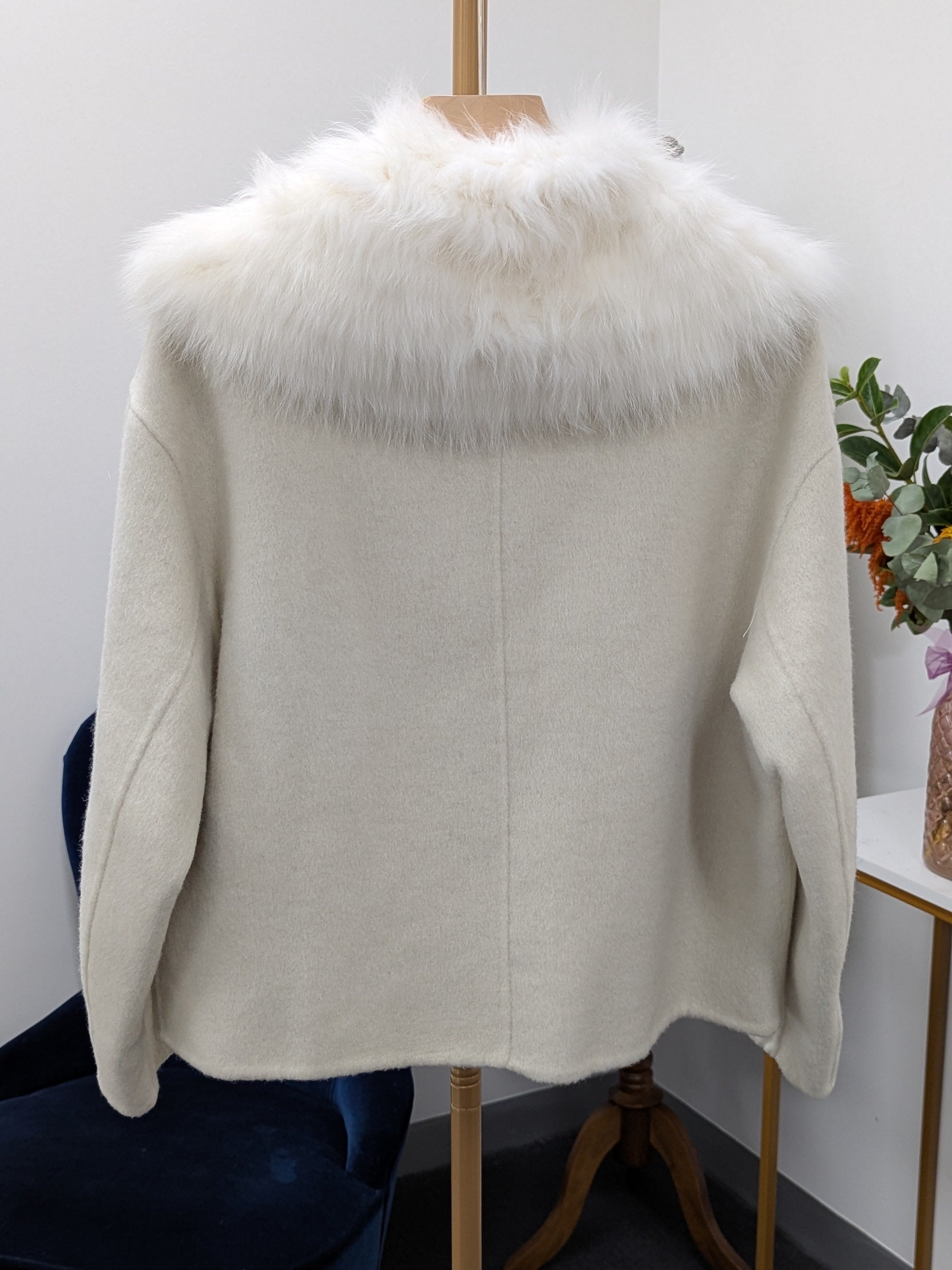 Women's Fur Collar Wool Coats Try-On Available 224 S8-10 68.5% Wool