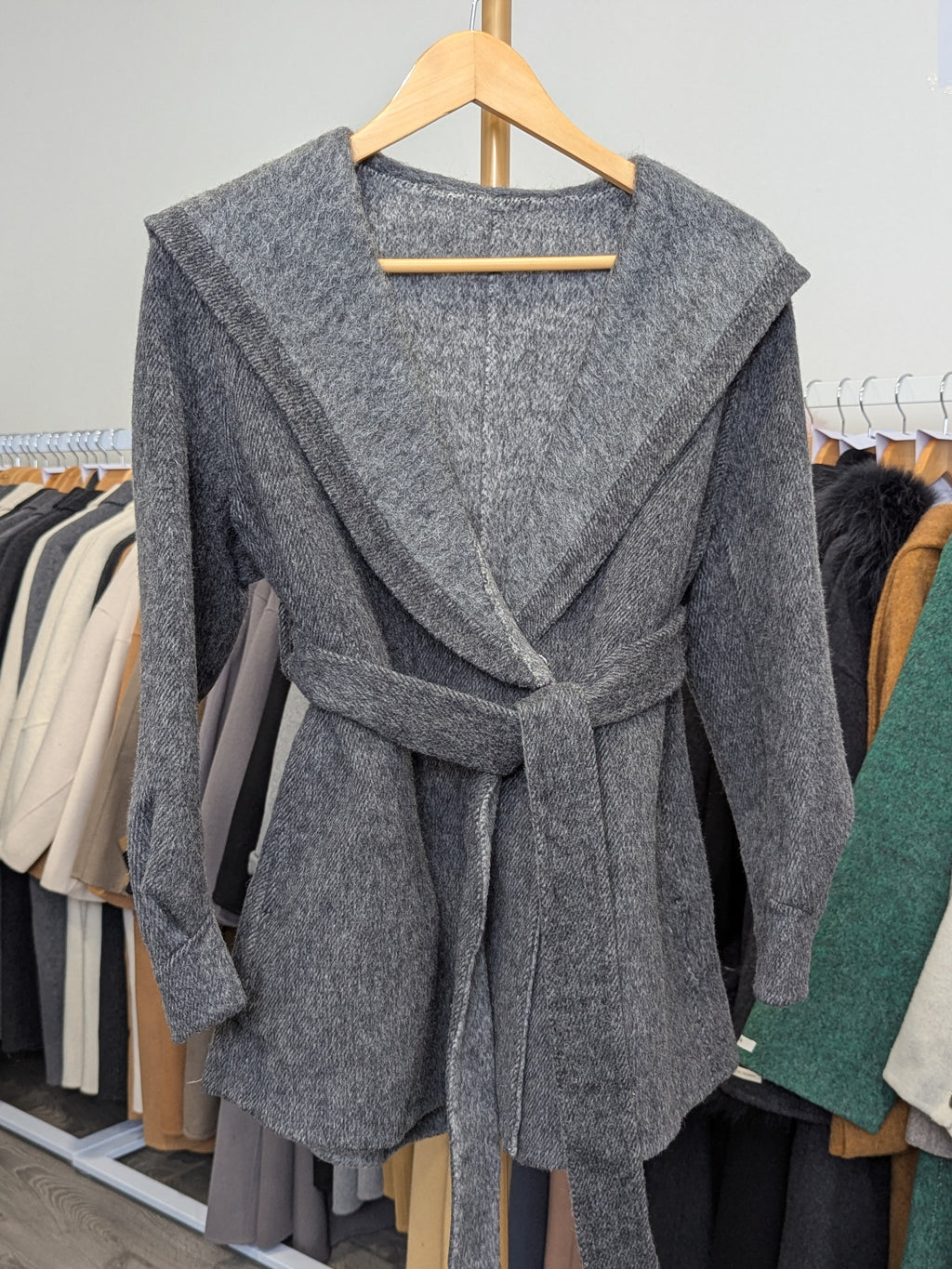 220 68% Wool Coat Grey L 10-12