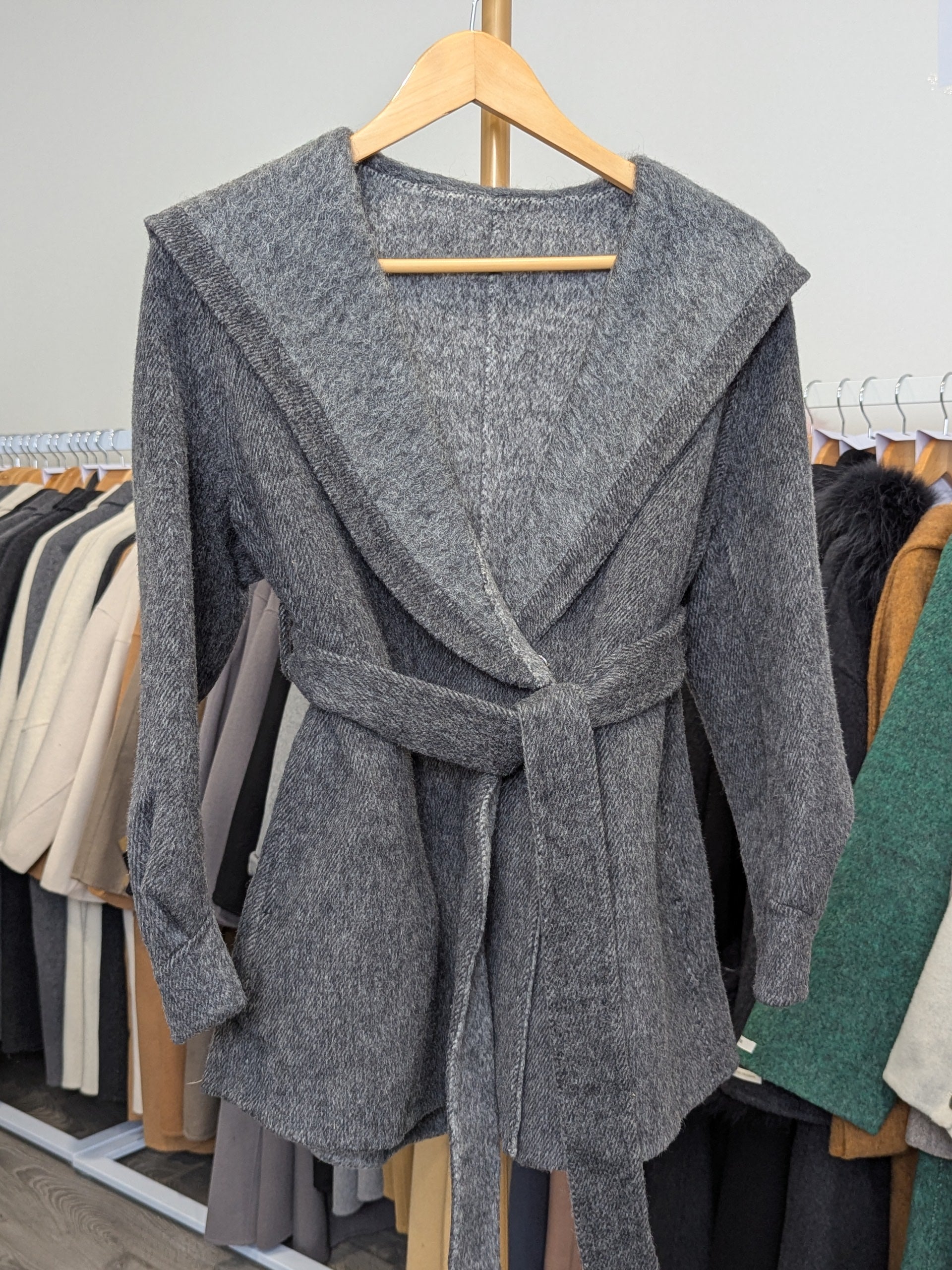 220 68% Wool Coat Grey L 10-12