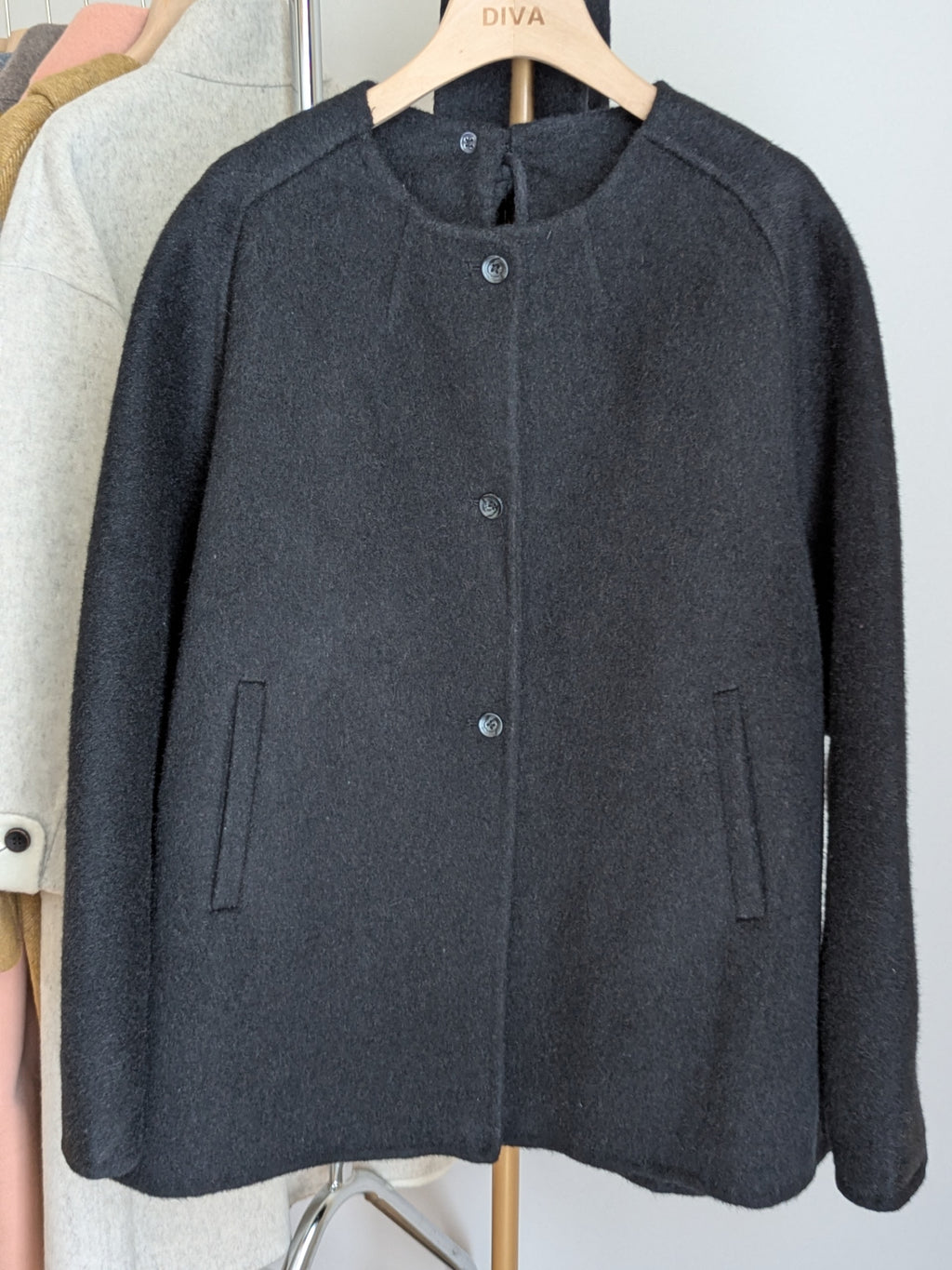 Brand New Pure Wool Coat FREE SHIPPING High Quality Wool 125 Size M 10-14 With Scarf