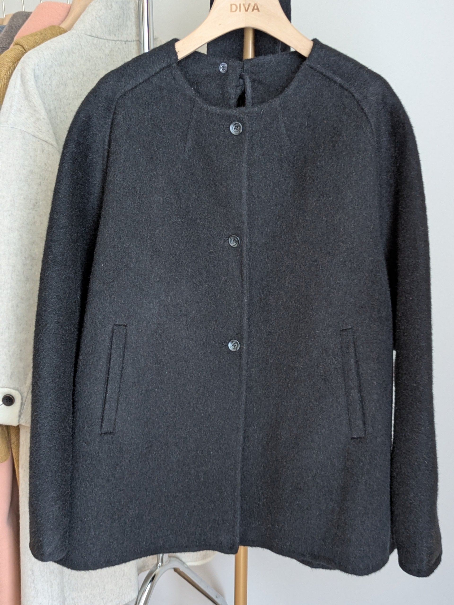Brand New Pure Wool Coat FREE SHIPPING High Quality Wool 125 Size M 10-14 With Scarf