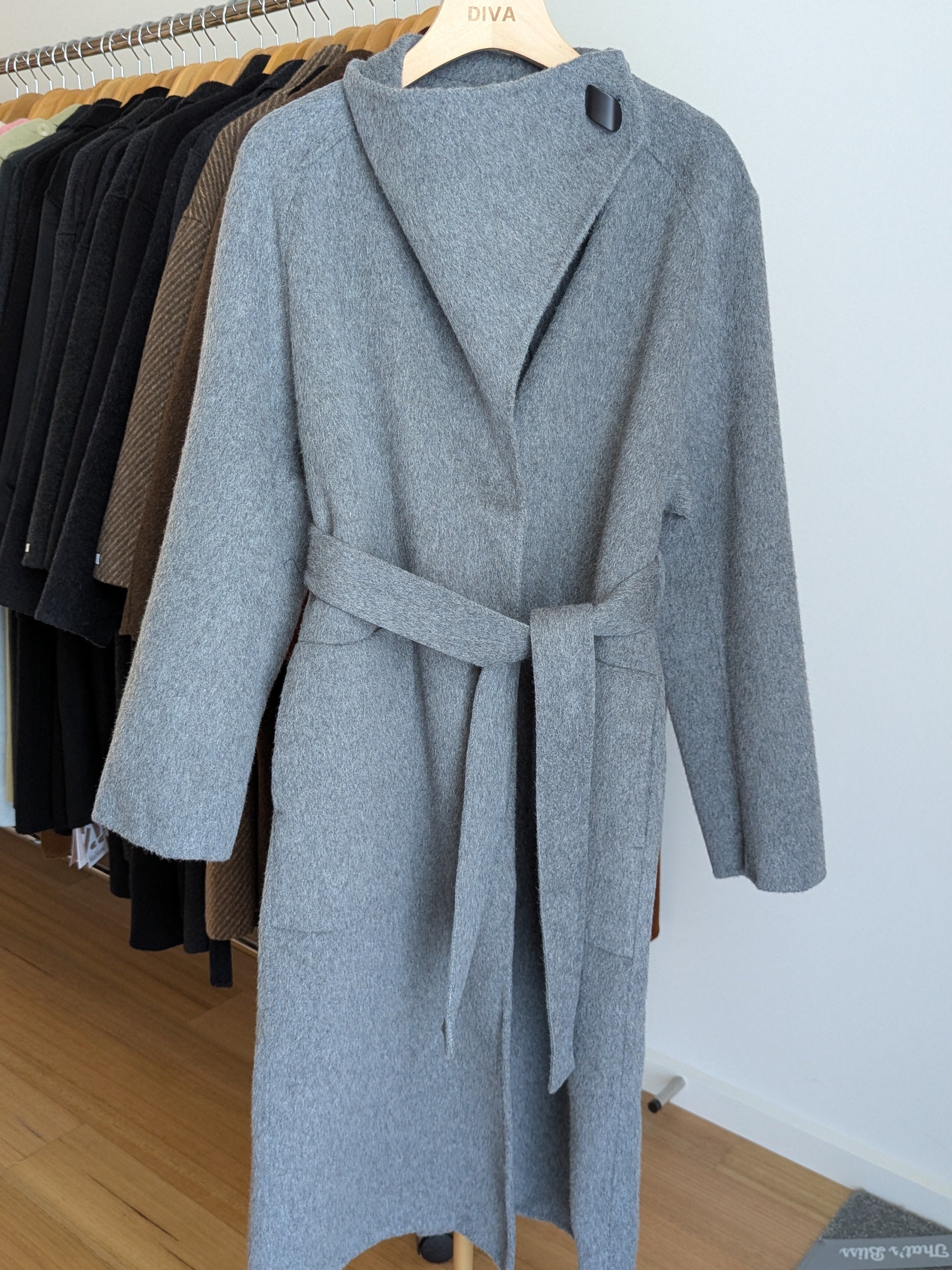 Brand New Pure Wool Coat High Quality Wool 134 Size M 10-14