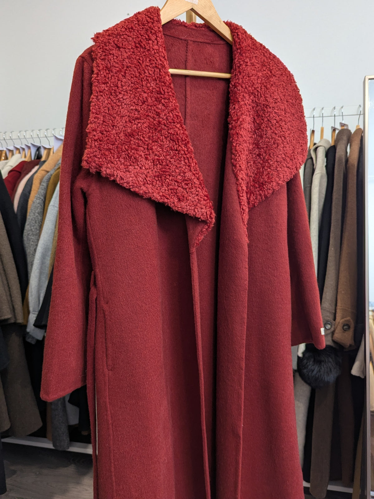251 100% Wool Coat Burgundy M 12-14