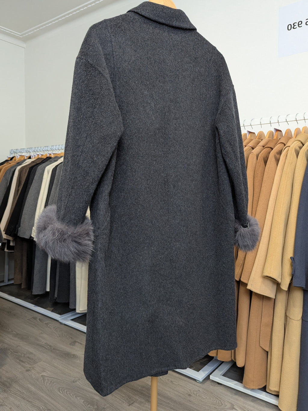 144 72% Wool Coat Charcoal S 10-12 Fur trim