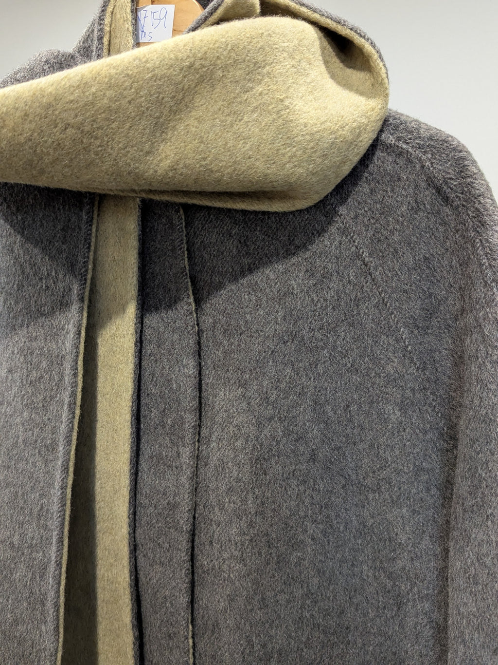 159 70% Wool Coat with Scarf Cool Grey S 8-12