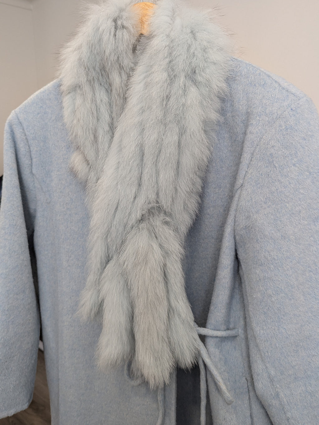 176 100% Wool Coat Blue Fur trim  M 14-16
