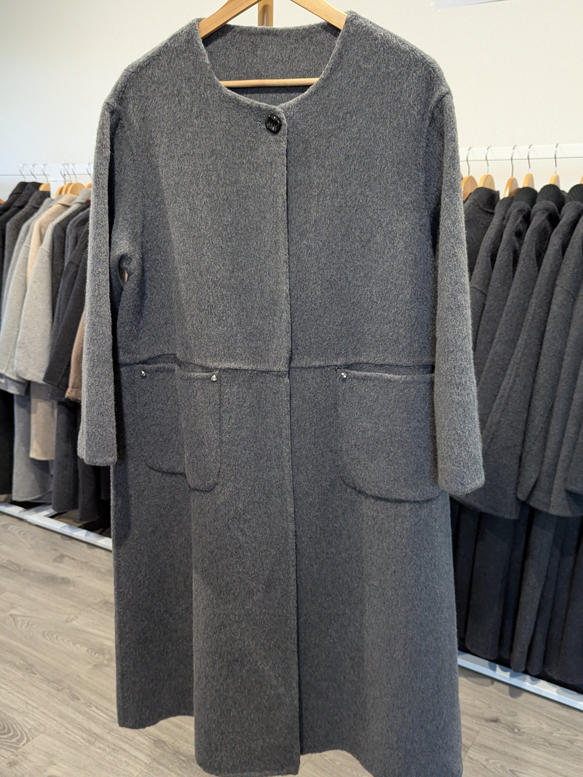 197 100% Wool Coat Grey Charcoal S M