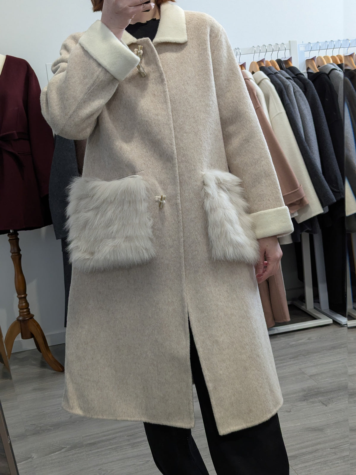109 100% Wool Coat Oat with fur trims M 8-10